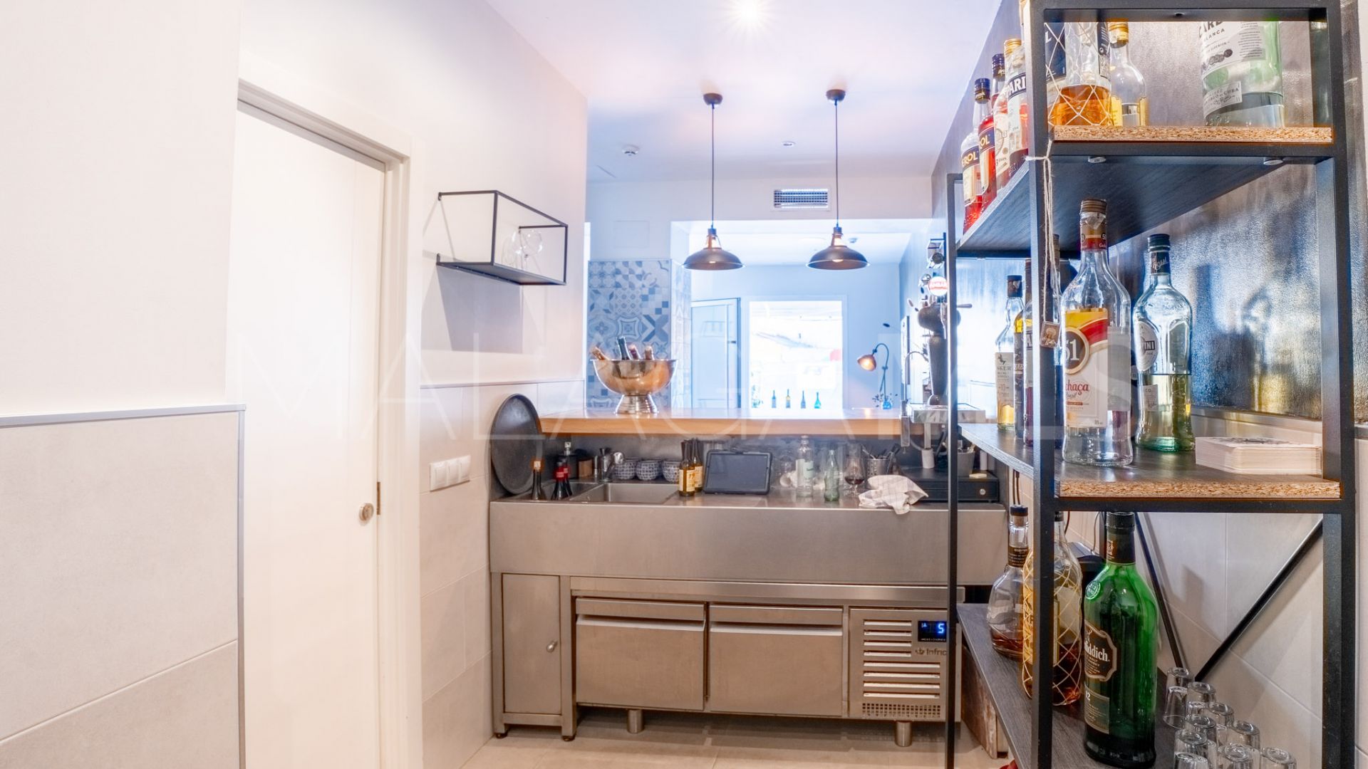 Hotel for sale in Estepona