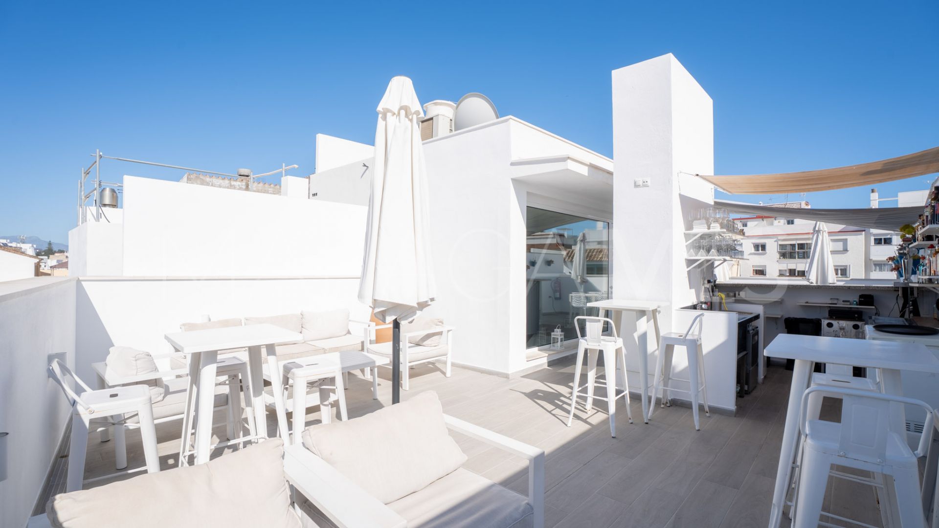 Hotel for sale in Estepona
