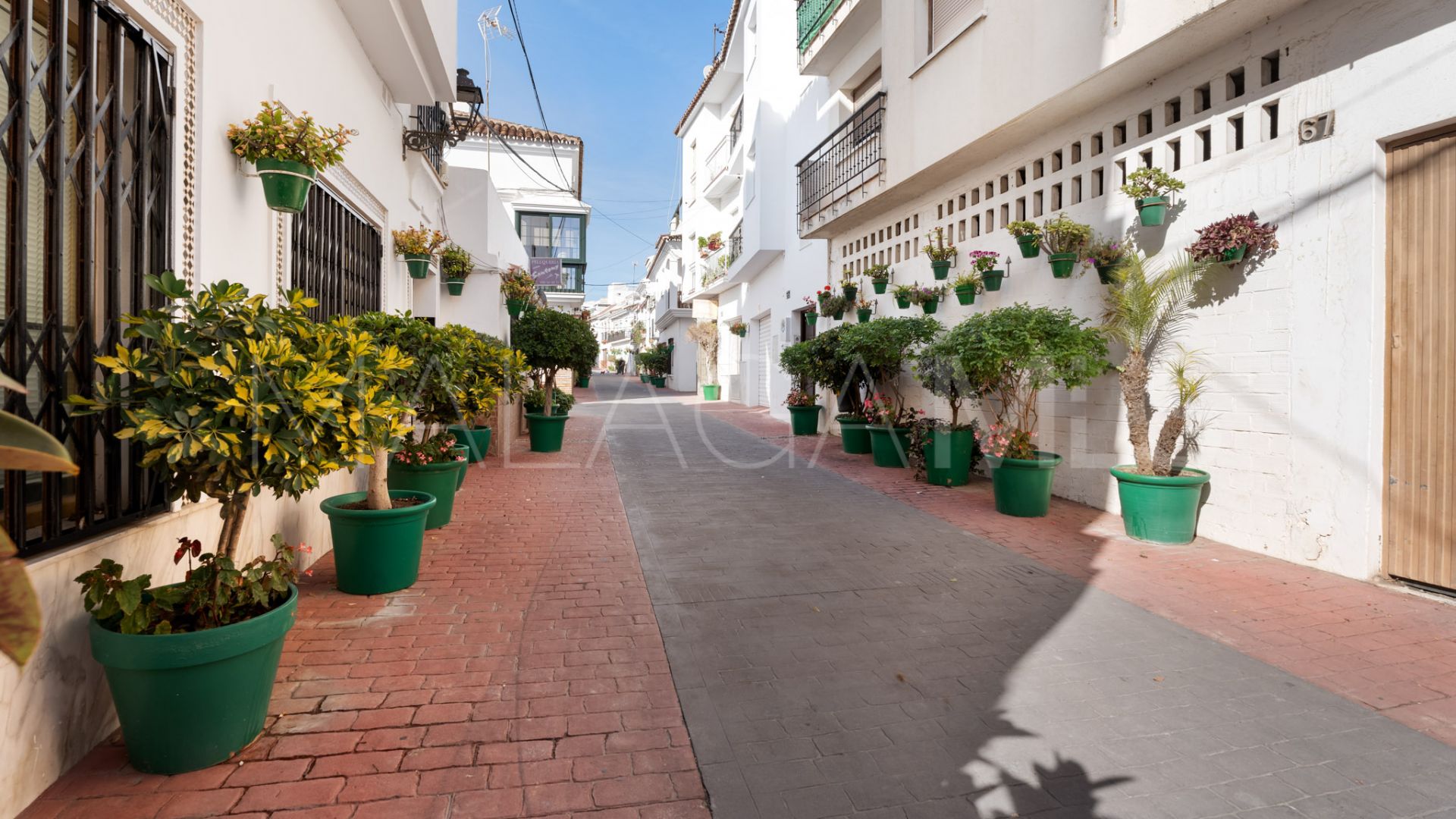 Hotel for sale in Estepona
