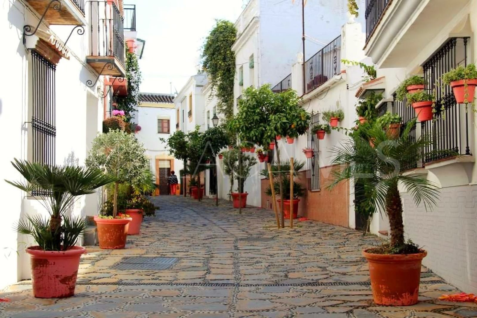 Hotel for sale in Estepona