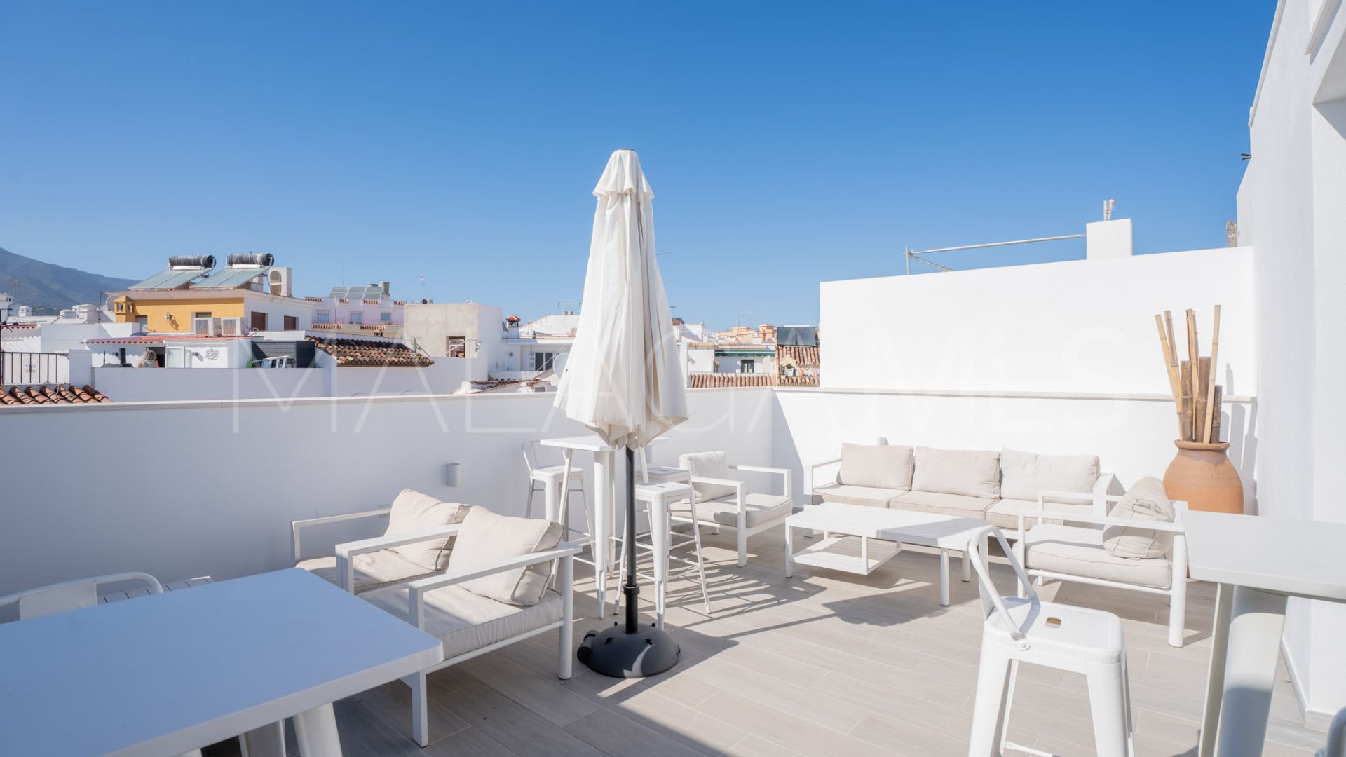 Hotel for sale in Estepona