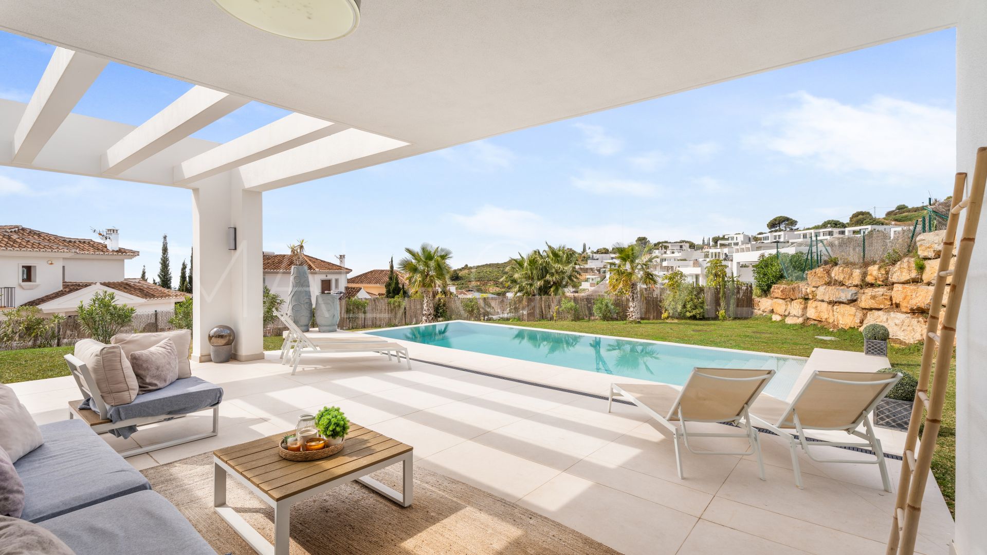 Villa for sale in Mijas