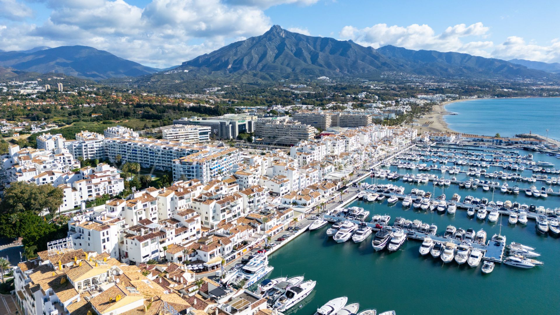 Se vende apartamento in Marbella - Puerto Banus with 2 bedrooms