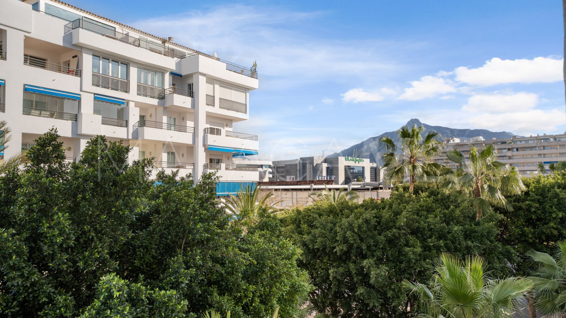 Se vende apartamento in Marbella - Puerto Banus with 2 bedrooms