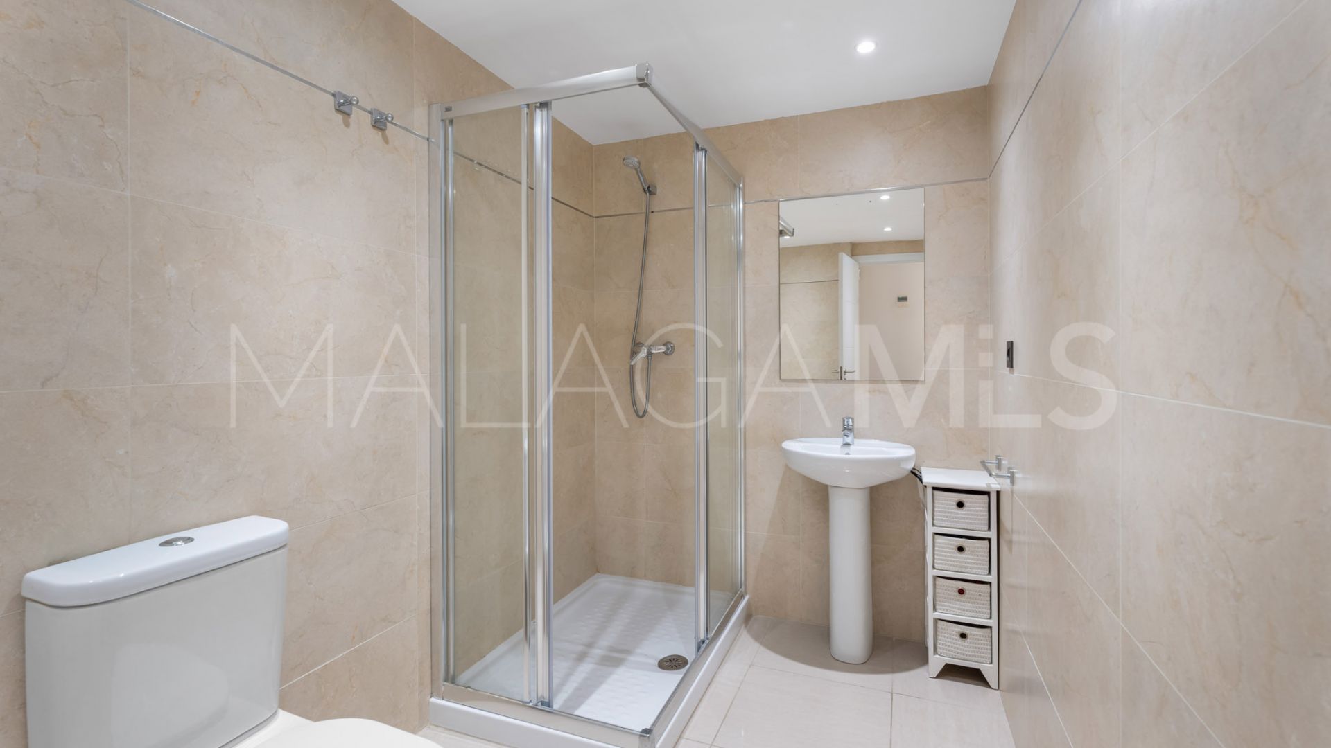 Se vende apartamento in Marbella - Puerto Banus with 2 bedrooms