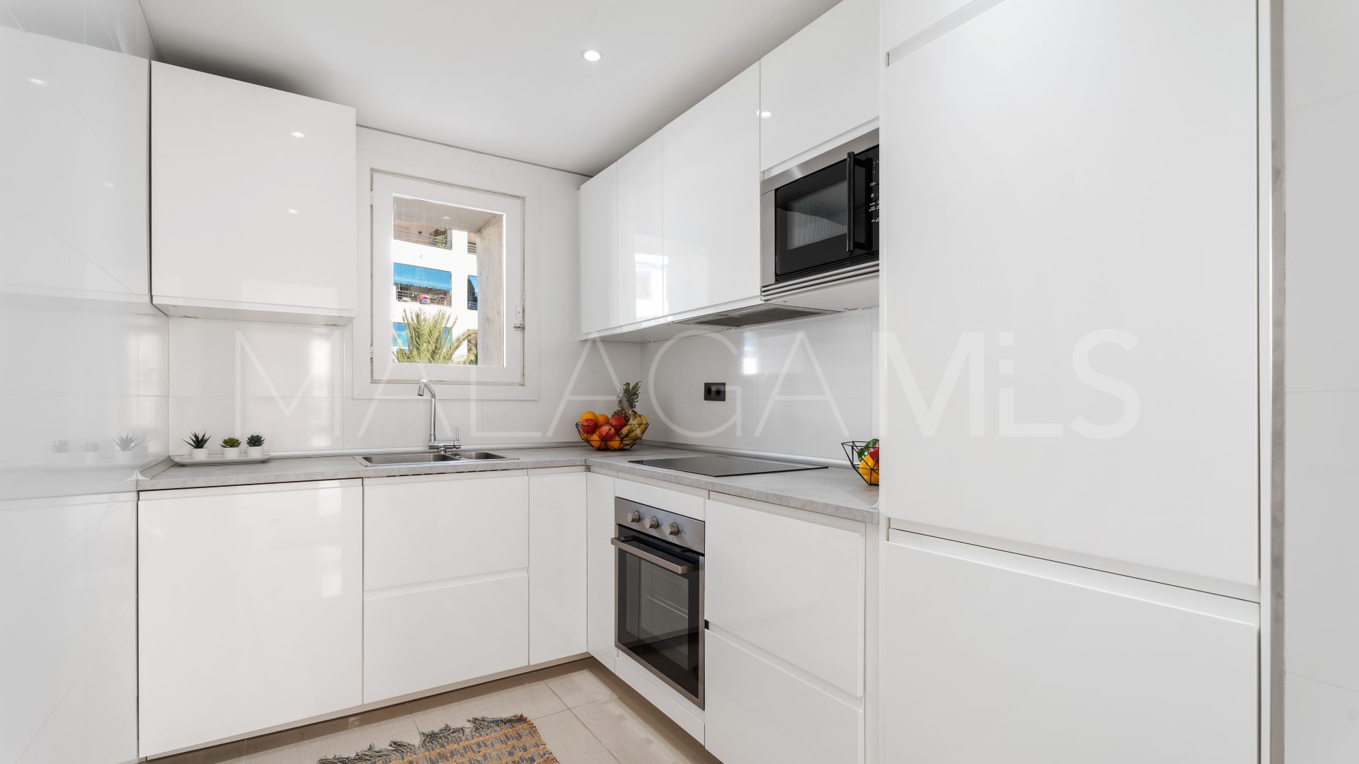 Wohnung for sale in Marbella - Puerto Banus