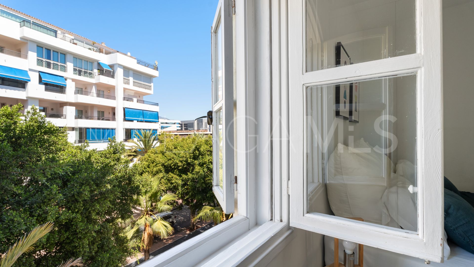 Wohnung for sale in Marbella - Puerto Banus