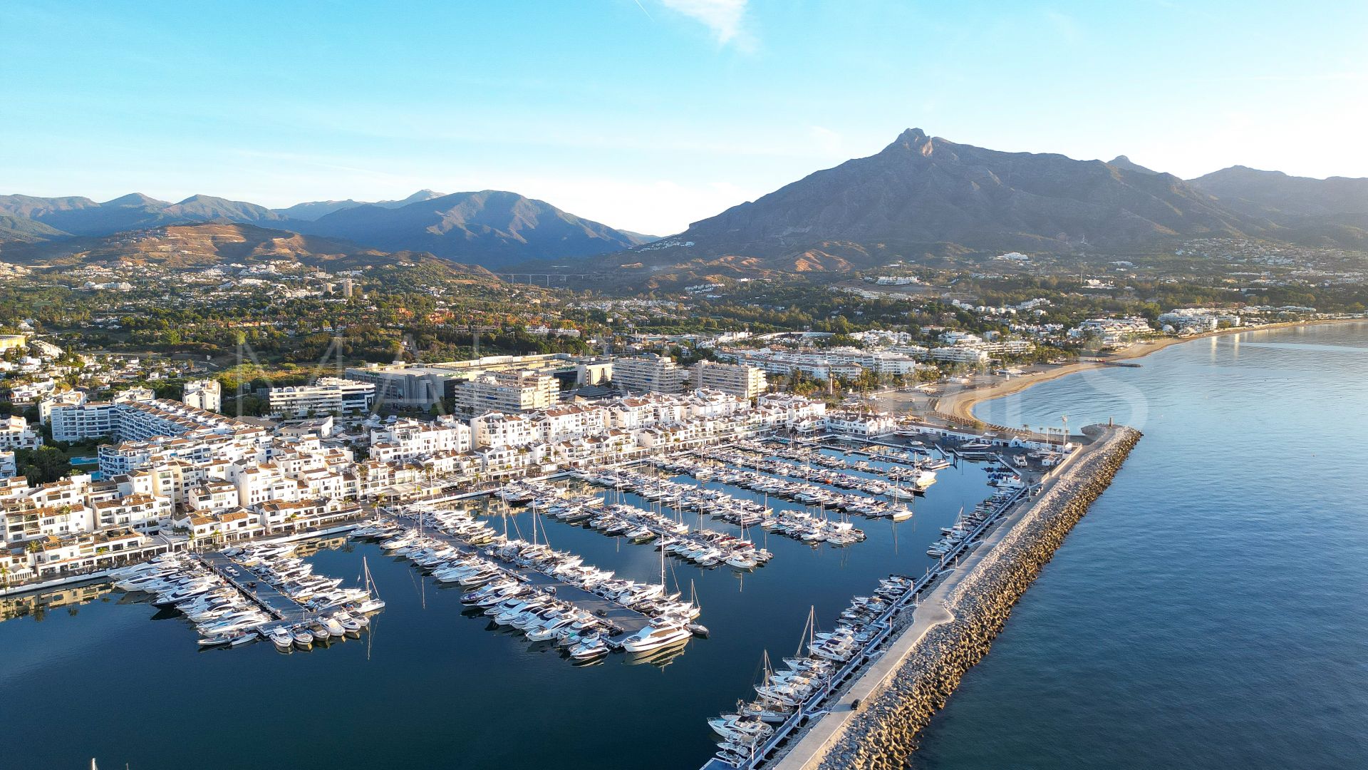 Lägenhet for sale in Marbella - Puerto Banus