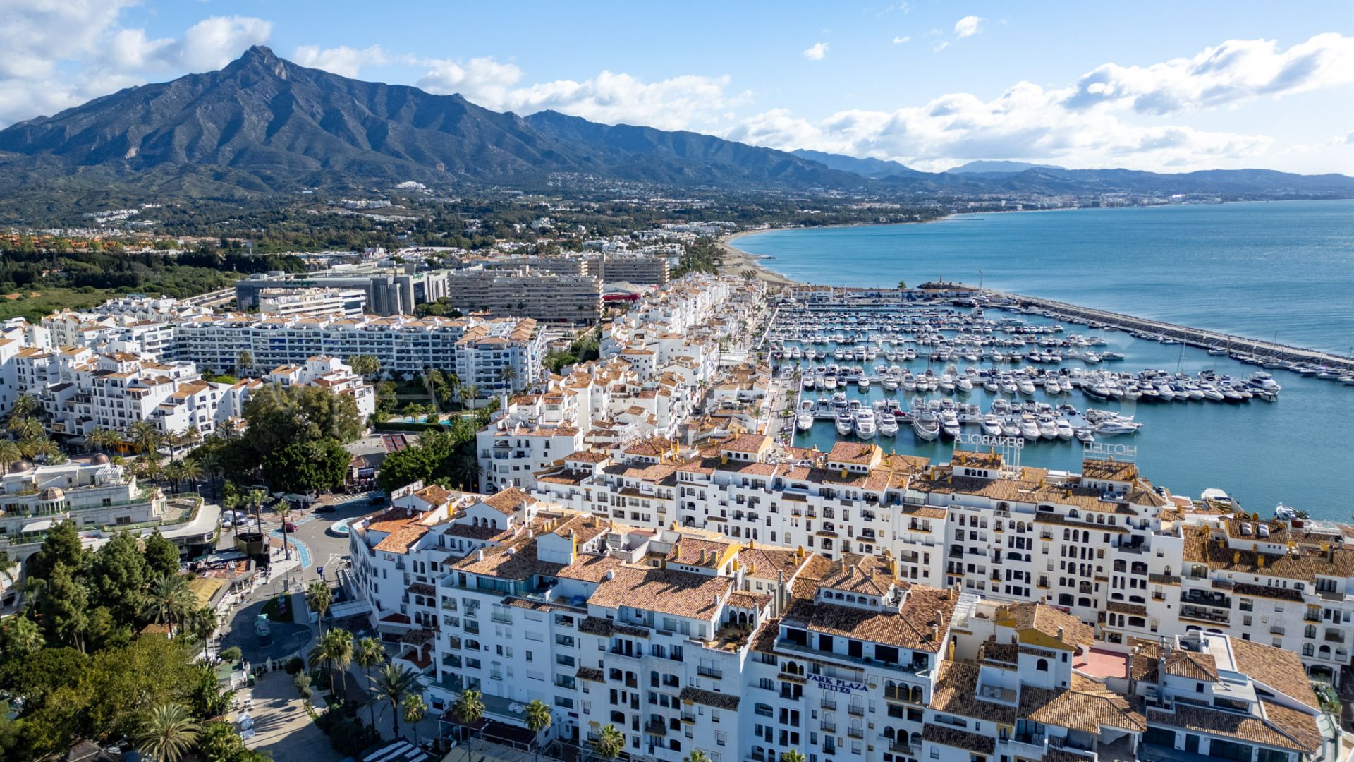 Wohnung for sale in Marbella - Puerto Banus