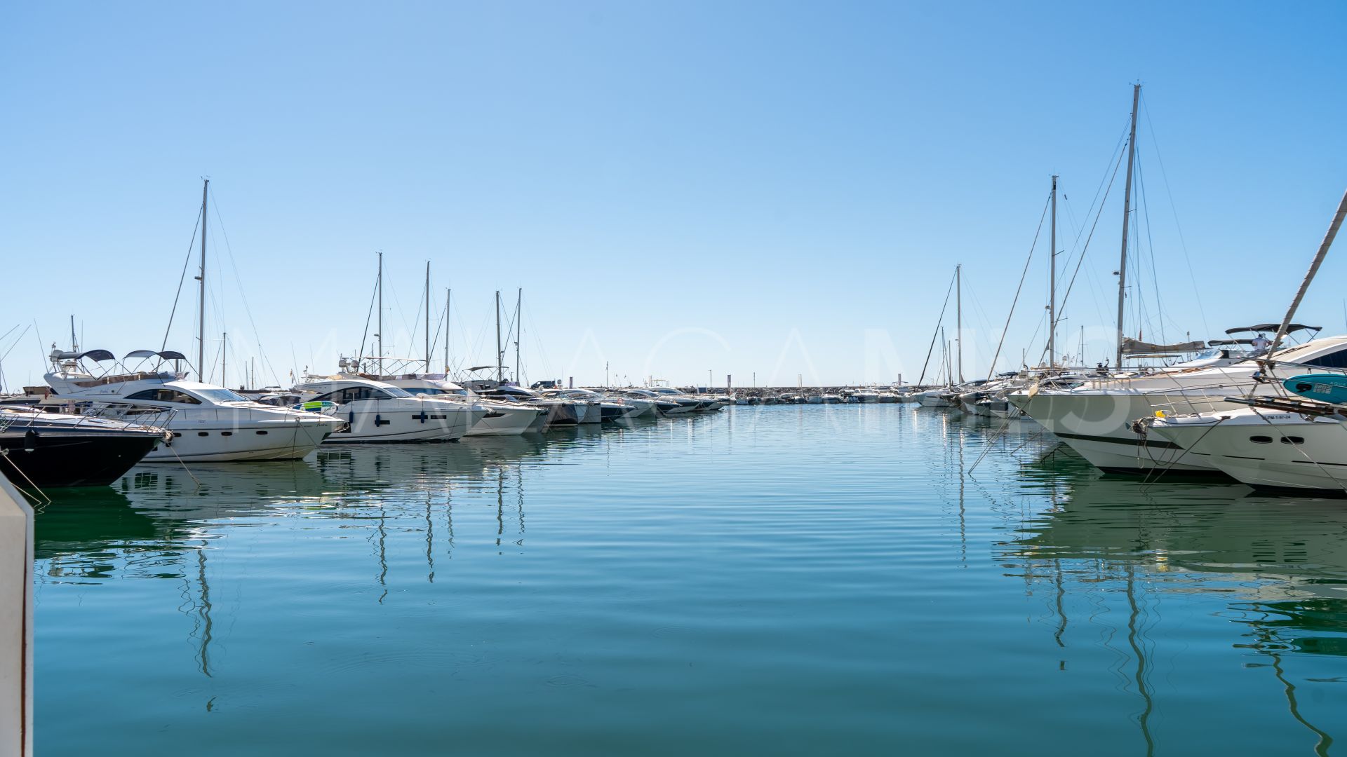 Lägenhet for sale in Marbella - Puerto Banus