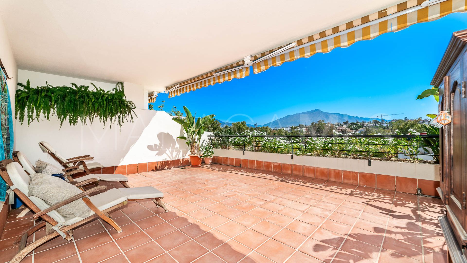 Tvåvånings takvåning for sale in Guadalmina Alta