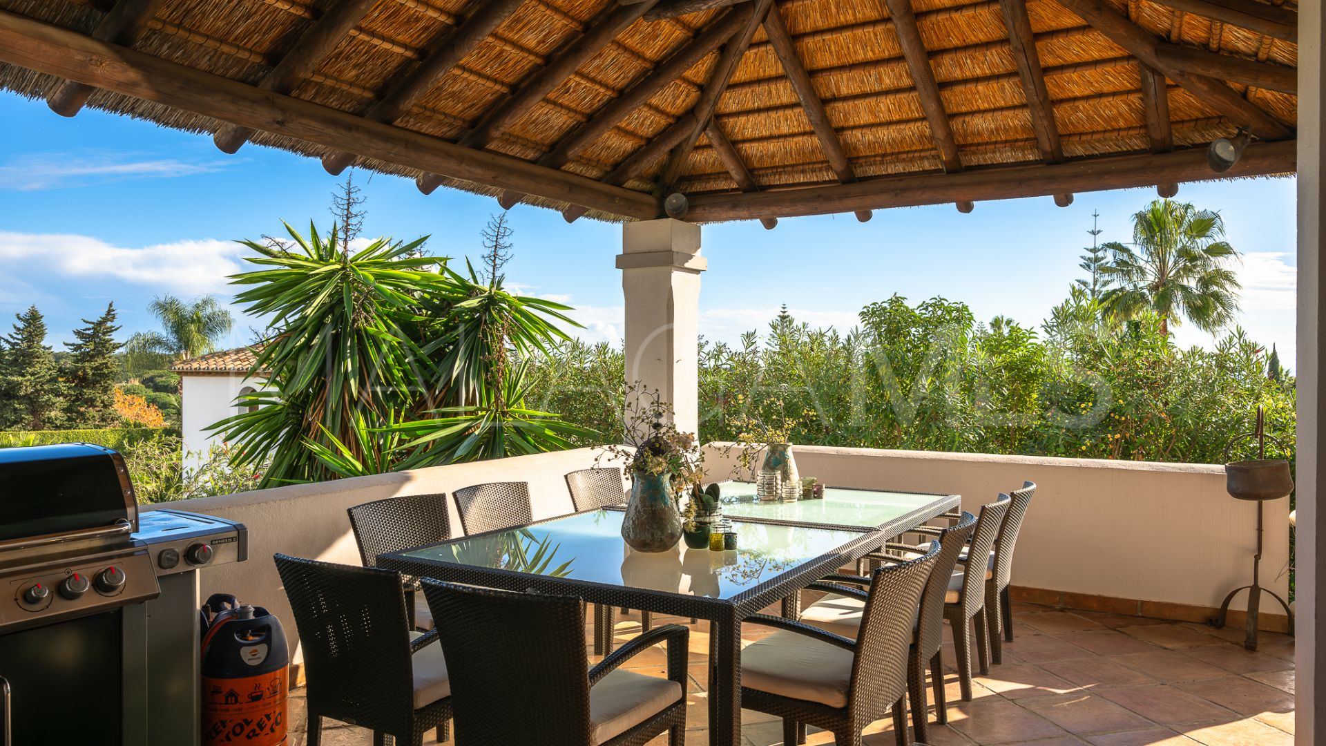 Villa for sale in Elviria