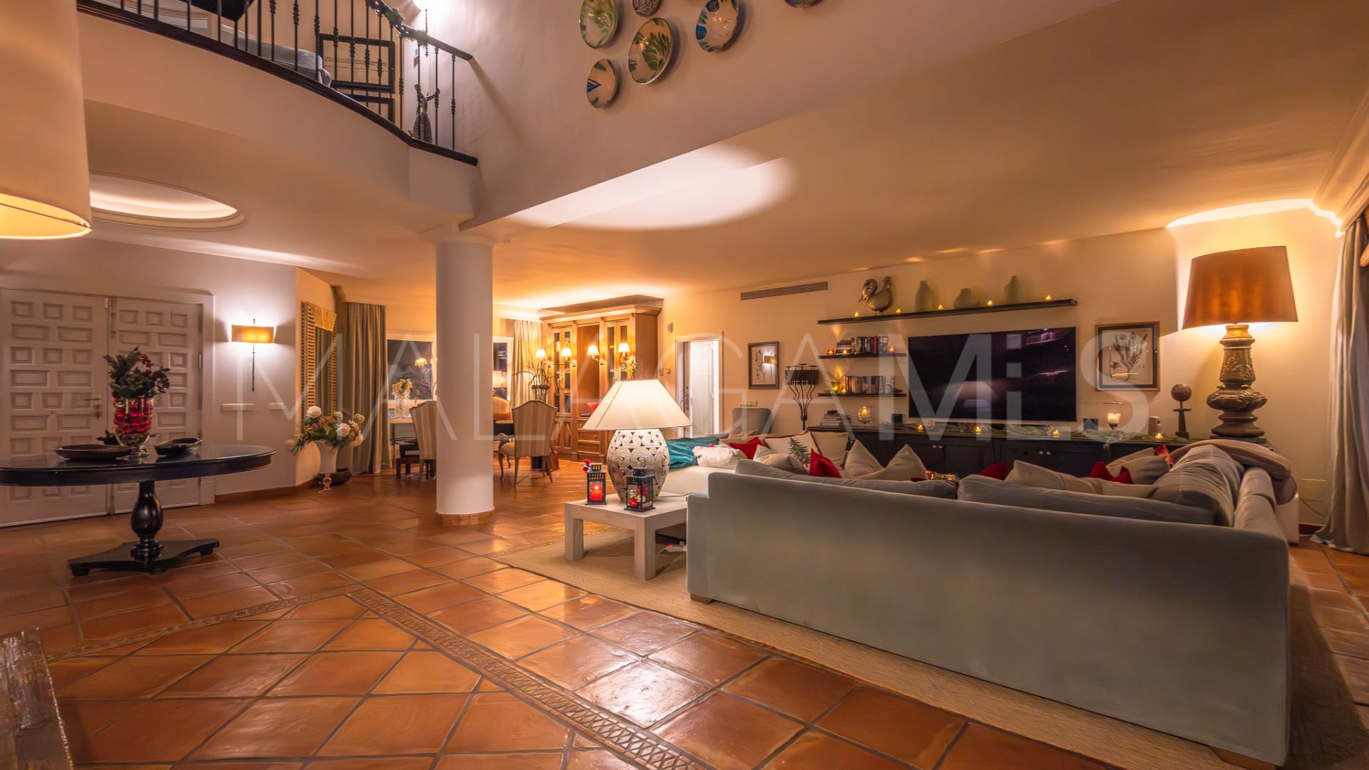 Villa for sale in Elviria