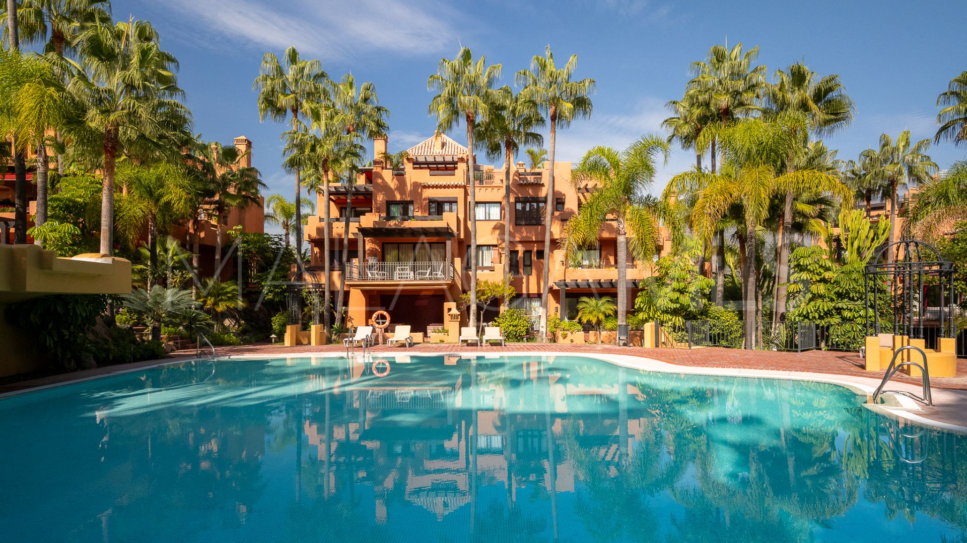 Buy apartamento de 3 bedrooms in La Alzambra Hill Club