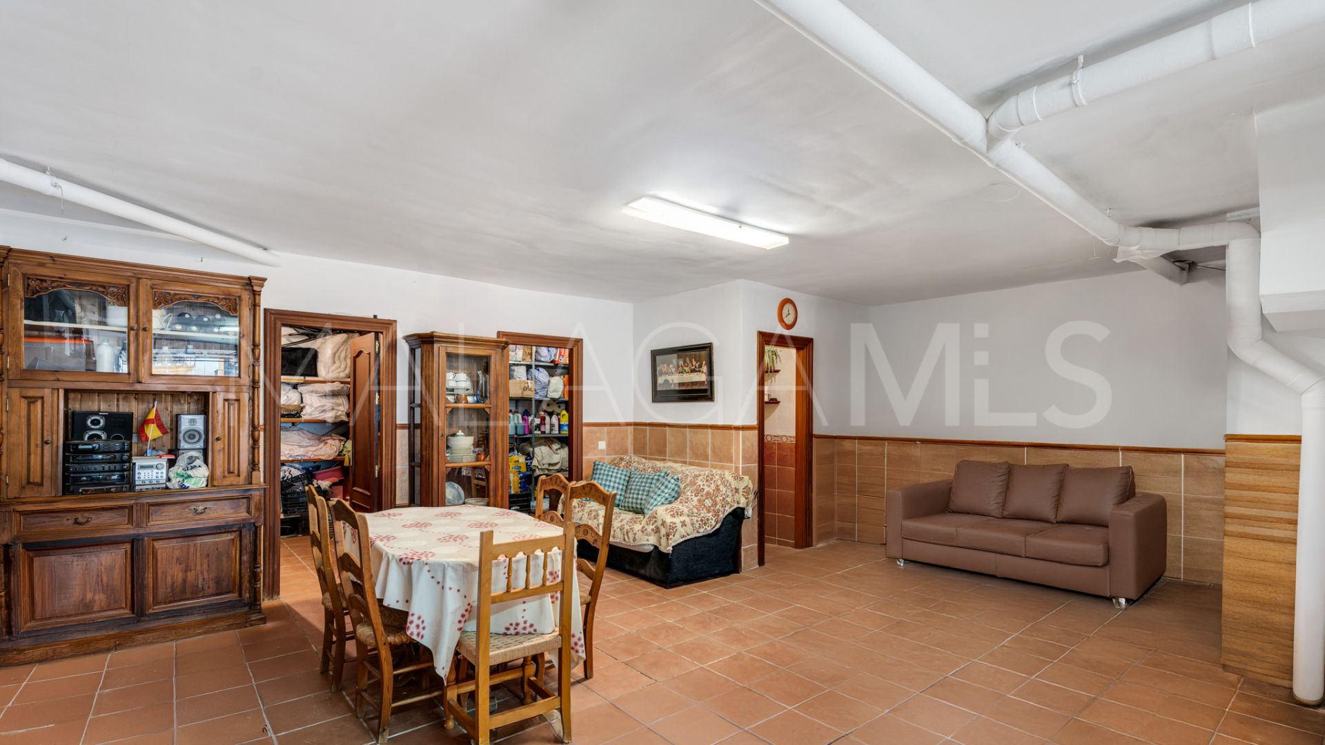 For sale Estepona Town semi detached house with 7 bedrooms