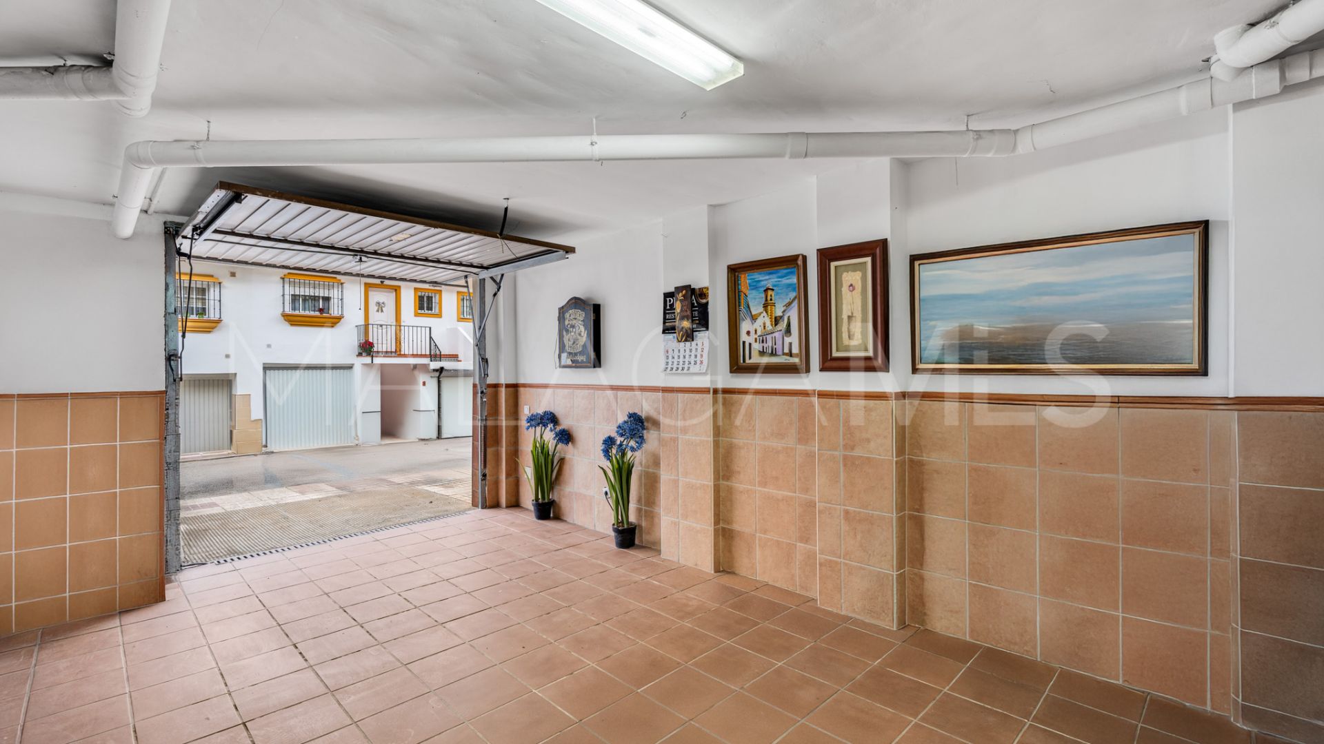 For sale Estepona Town semi detached house with 7 bedrooms