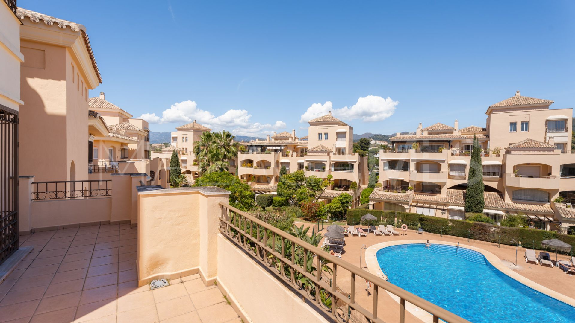 Zweistöckiges penthouse for sale in Hacienda Elviria