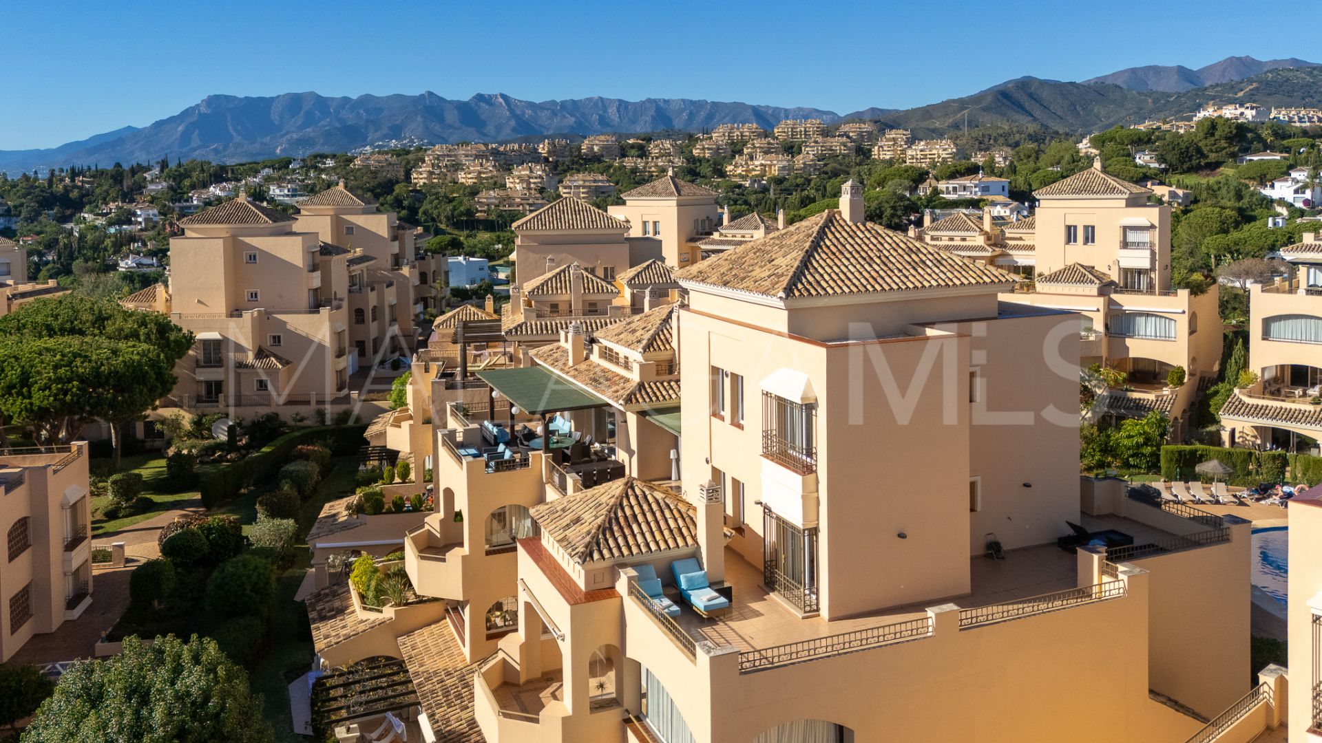 Zweistöckiges penthouse for sale in Hacienda Elviria