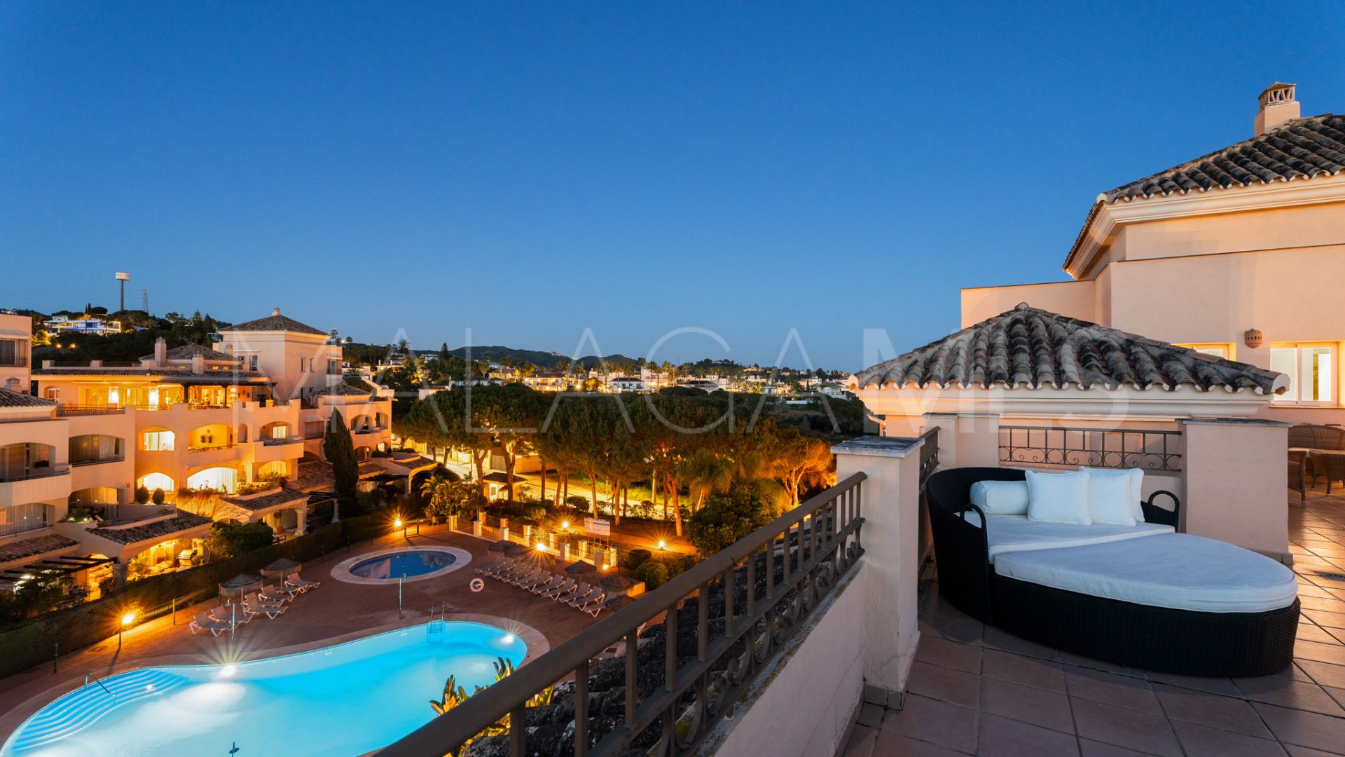 Zweistöckiges penthouse for sale in Hacienda Elviria