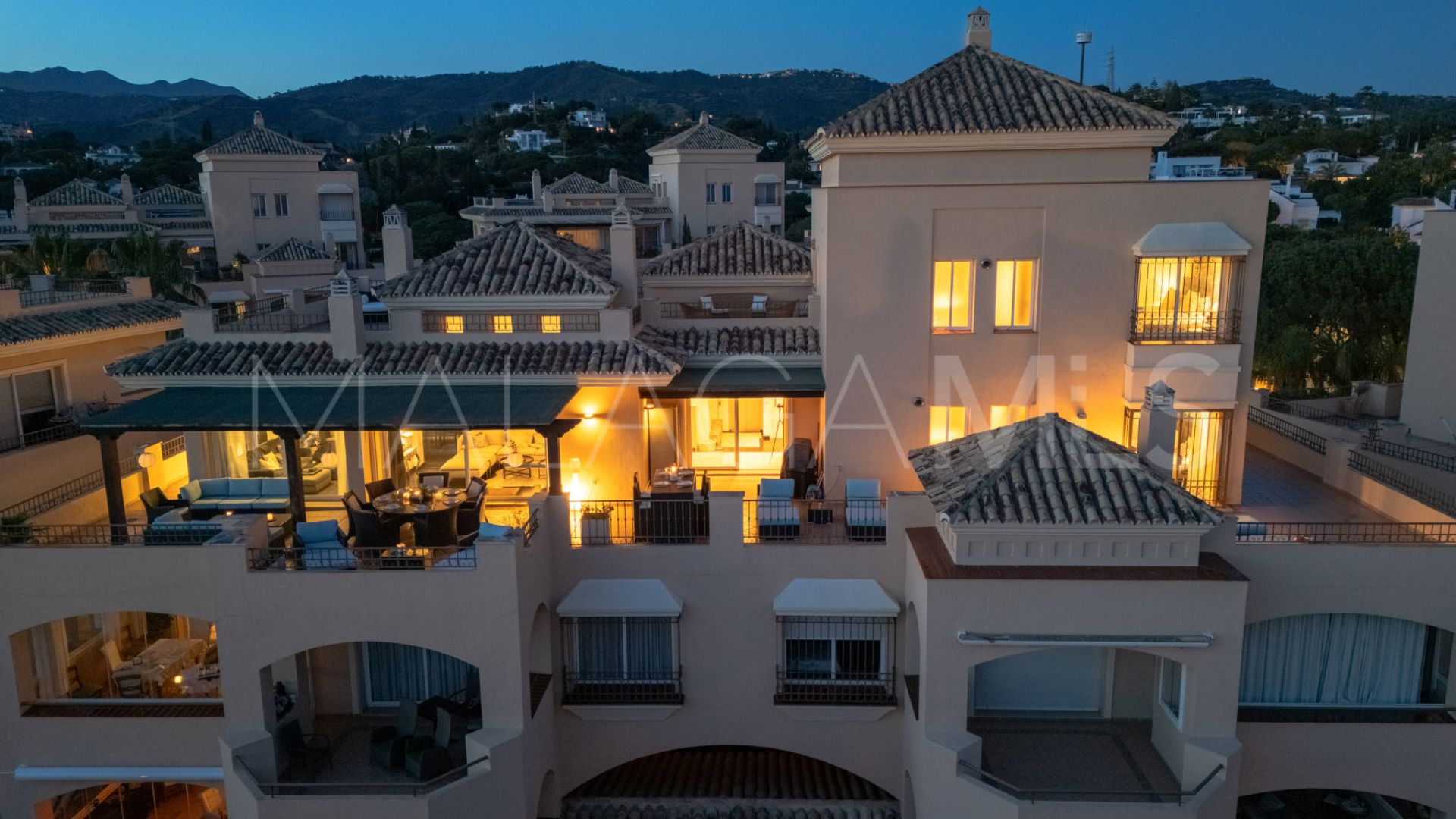 Zweistöckiges penthouse for sale in Hacienda Elviria