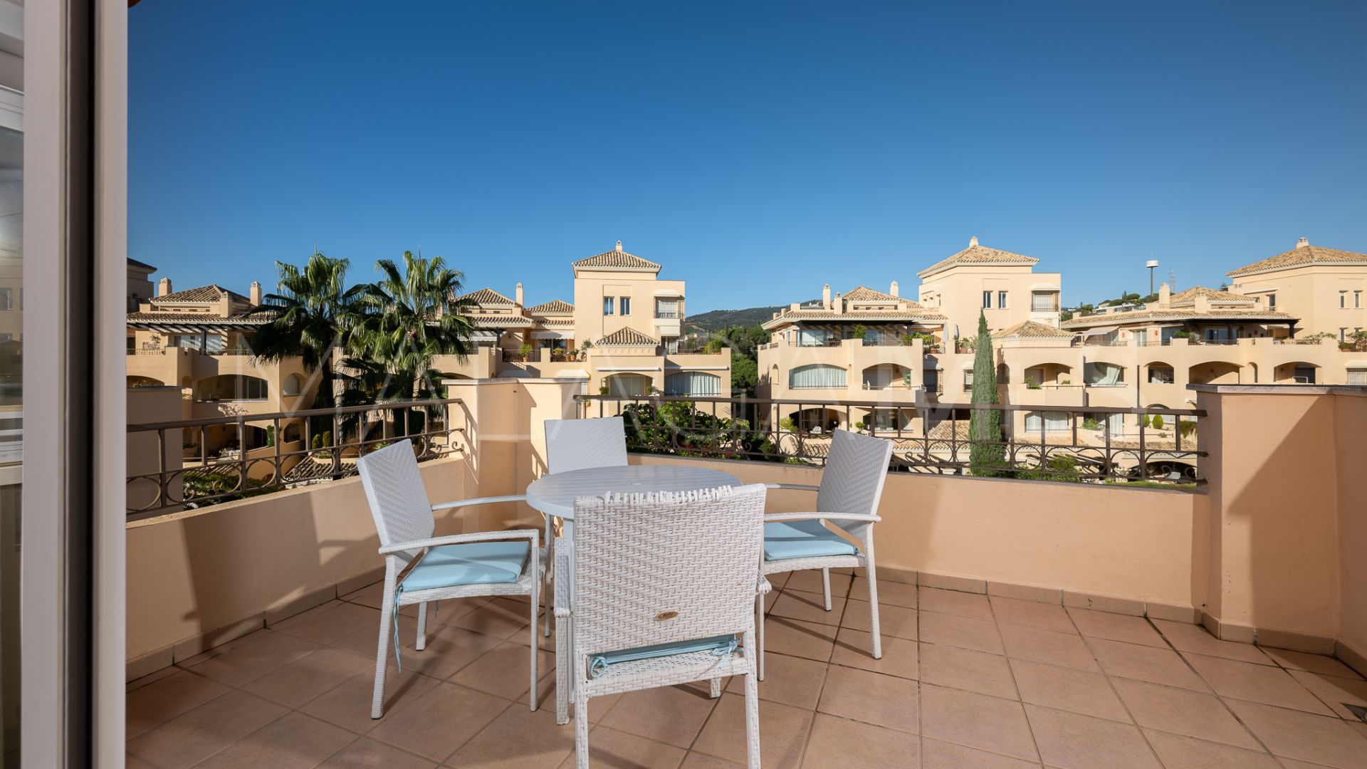 Zweistöckiges penthouse for sale in Hacienda Elviria