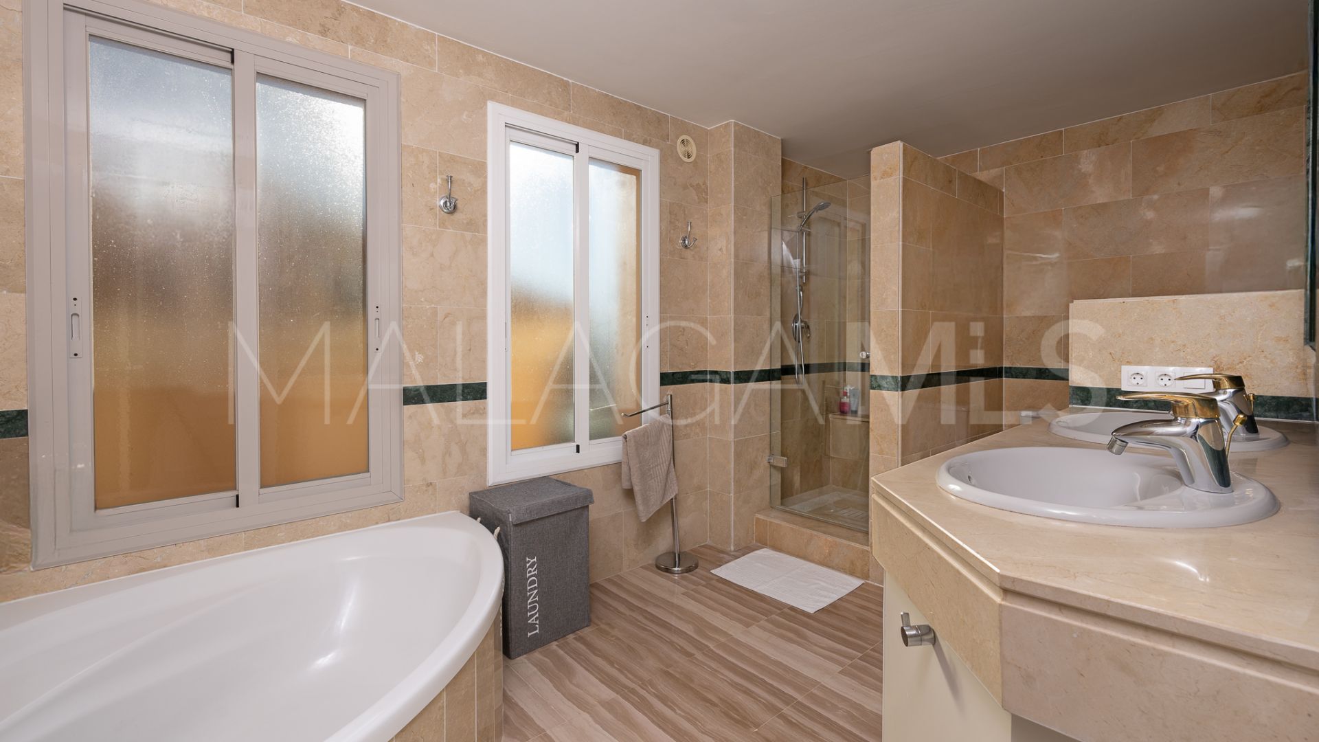 Zweistöckiges penthouse for sale in Hacienda Elviria