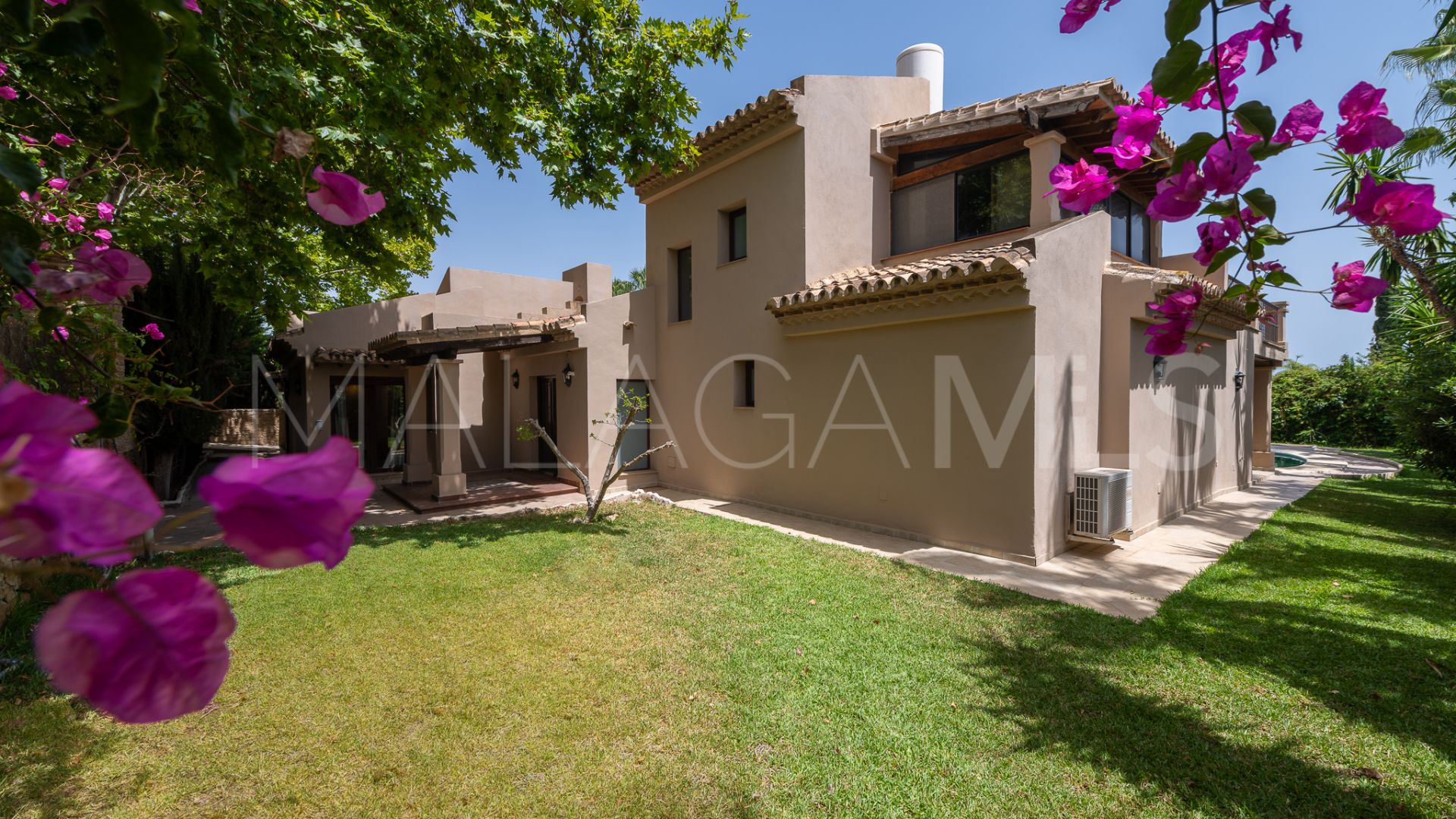 Villa a la venta in Golden Mile with 4 bedrooms