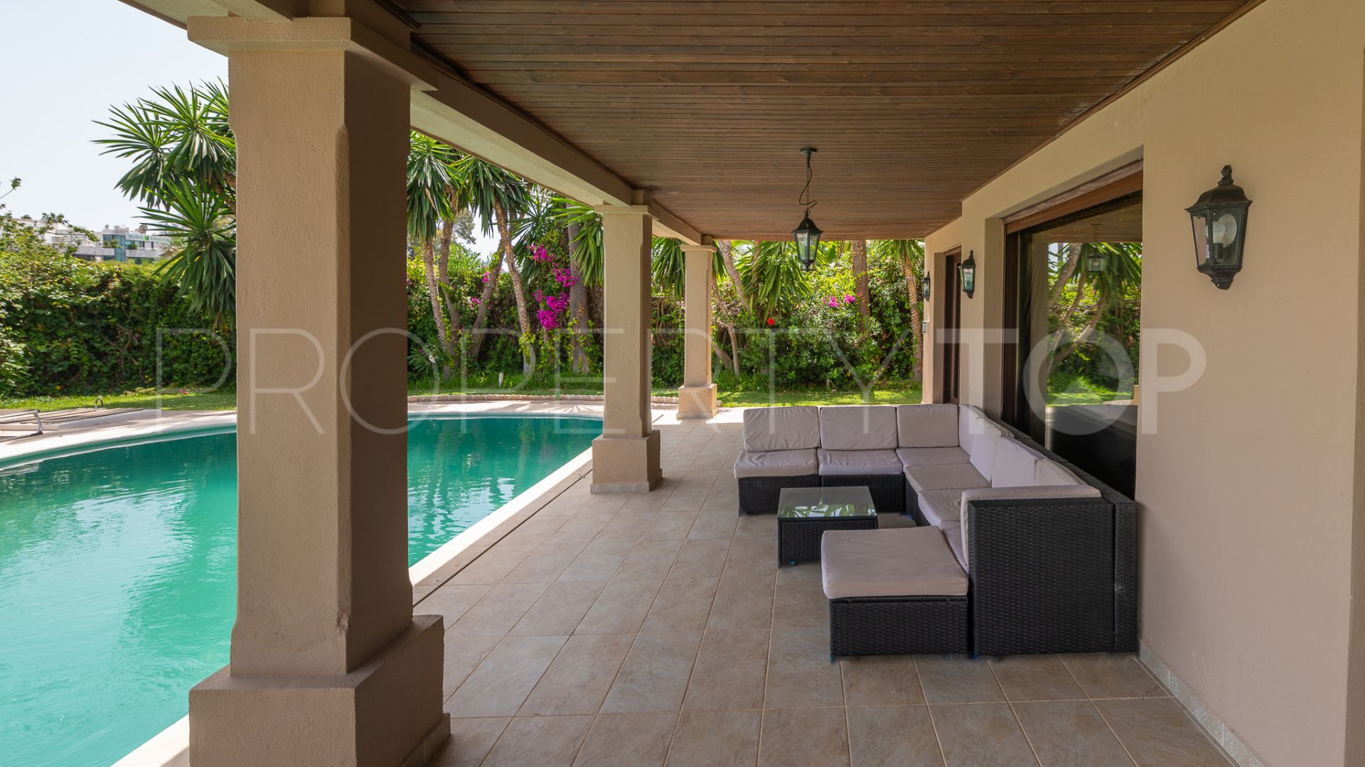 For sale Golden Mile villa with 4 bedrooms