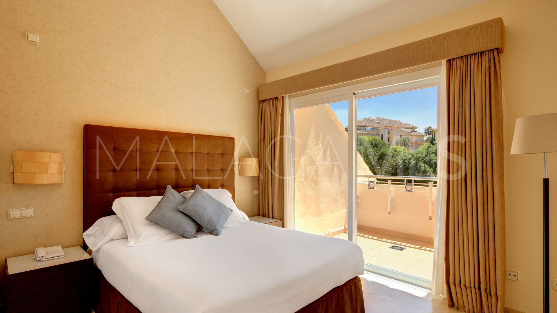 Hotel for sale in Elviria