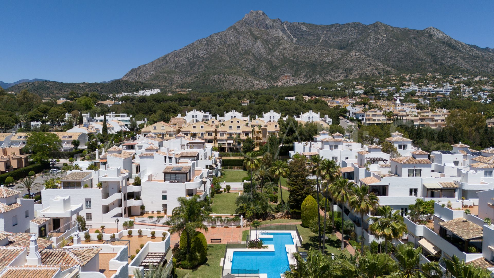 3 bedrooms Jardines de Sierra Blanca duplex penthouse for sale