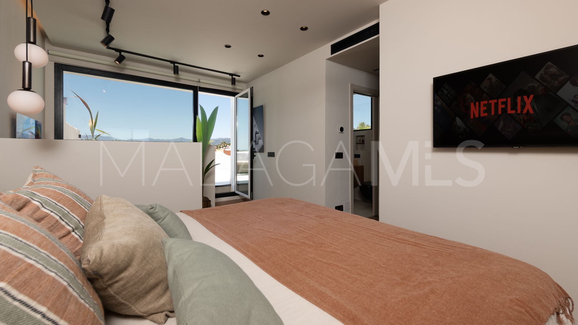 3 bedrooms Jardines de Sierra Blanca duplex penthouse for sale