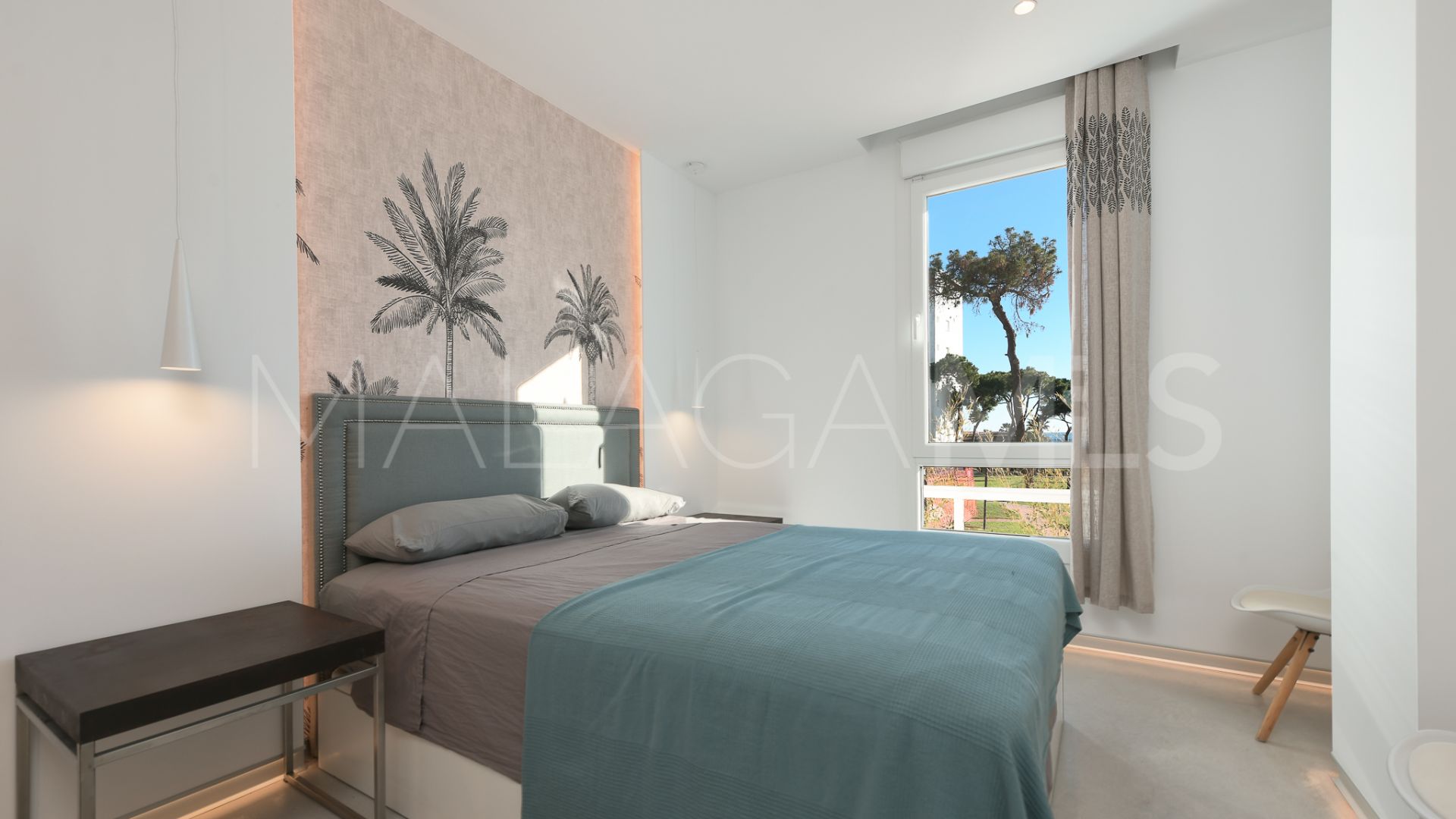 Apartamento planta baja for sale in Sitio de Calahonda de 9 bedrooms