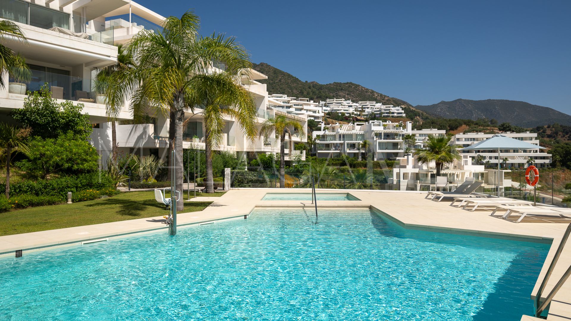 Zweistöckiges penthouse for sale in Marbella City