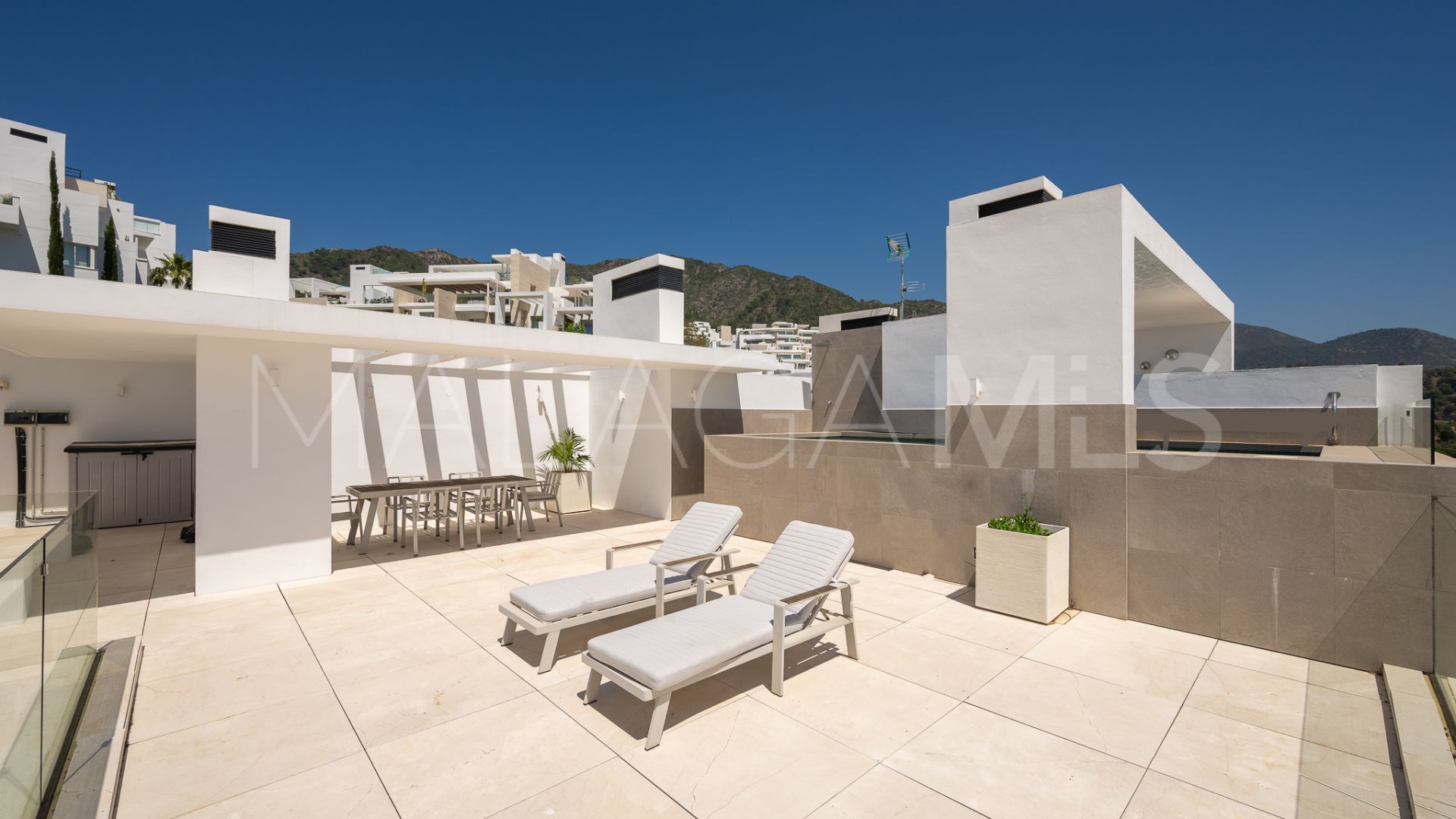 Zweistöckiges penthouse for sale in Marbella City