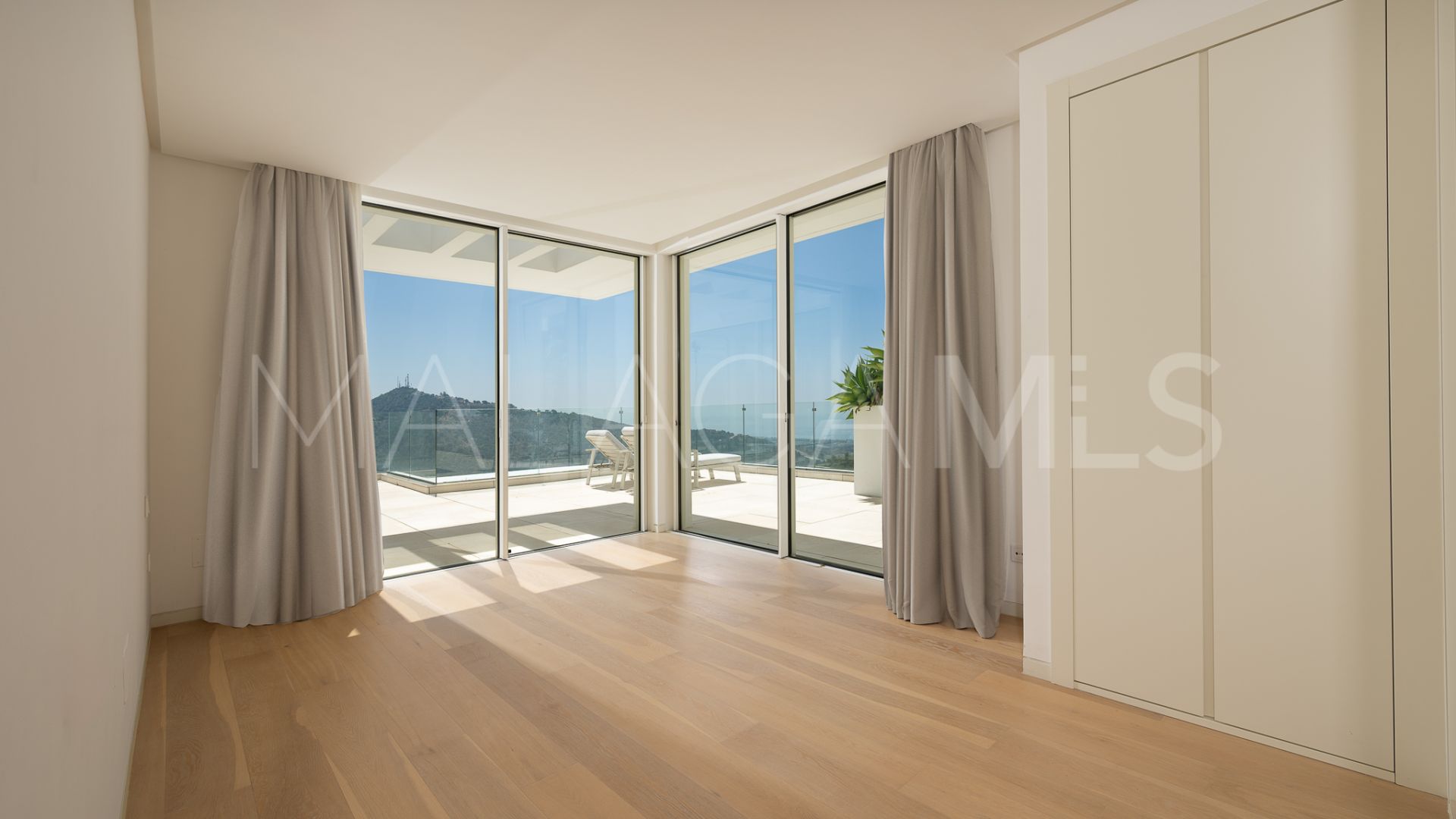Zweistöckiges penthouse for sale in Marbella City