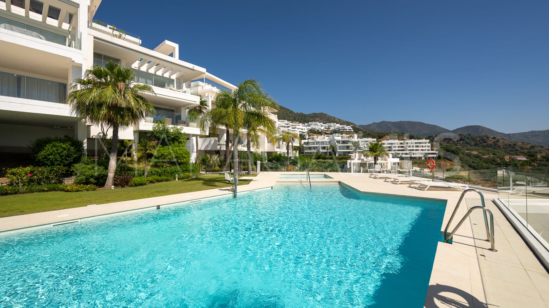 Zweistöckiges penthouse for sale in Marbella City