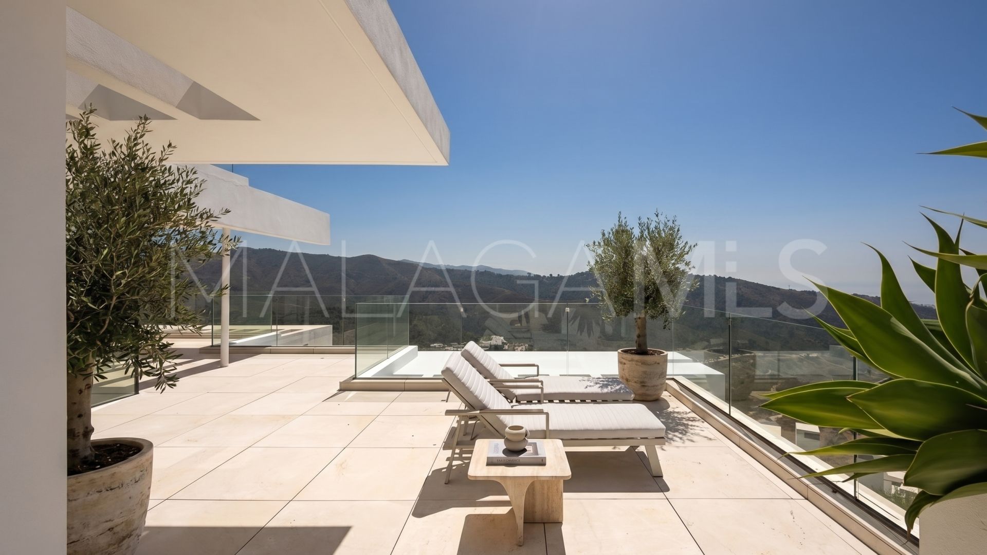 Zweistöckiges penthouse for sale in Marbella City