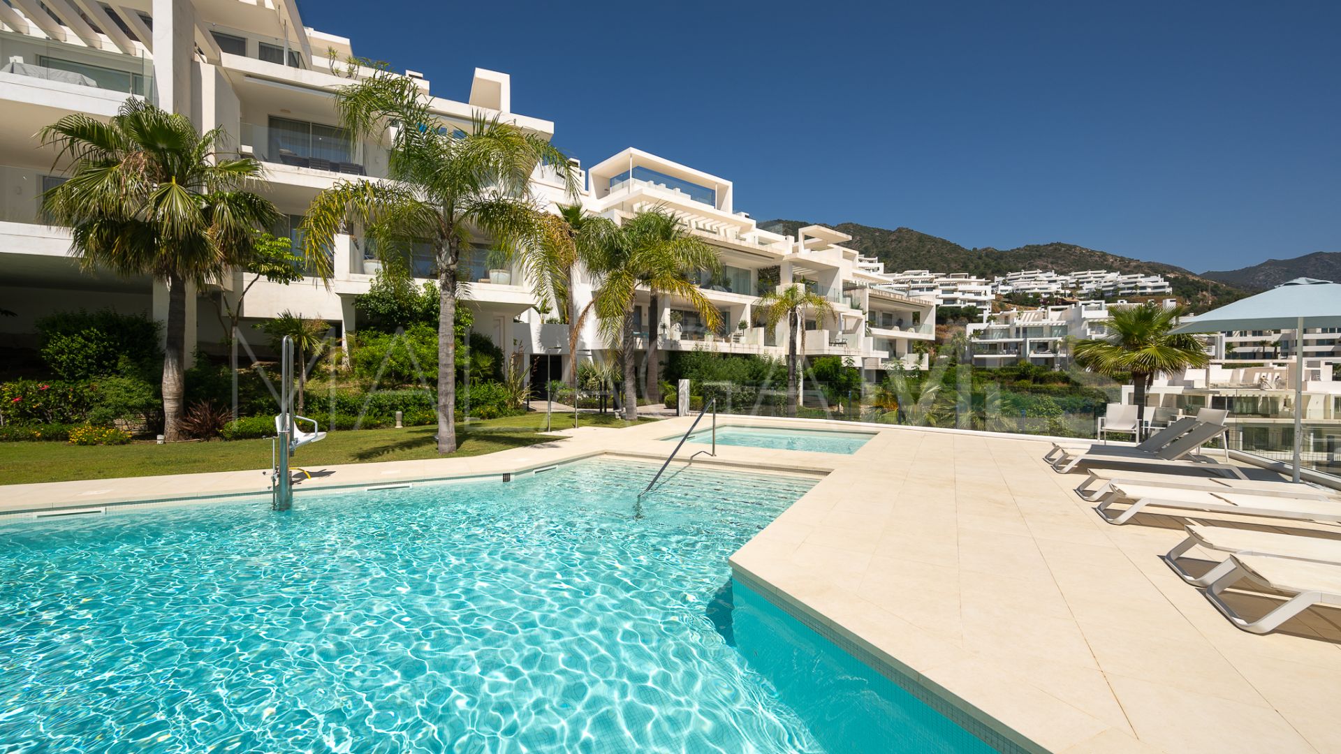 Zweistöckiges penthouse for sale in Marbella City