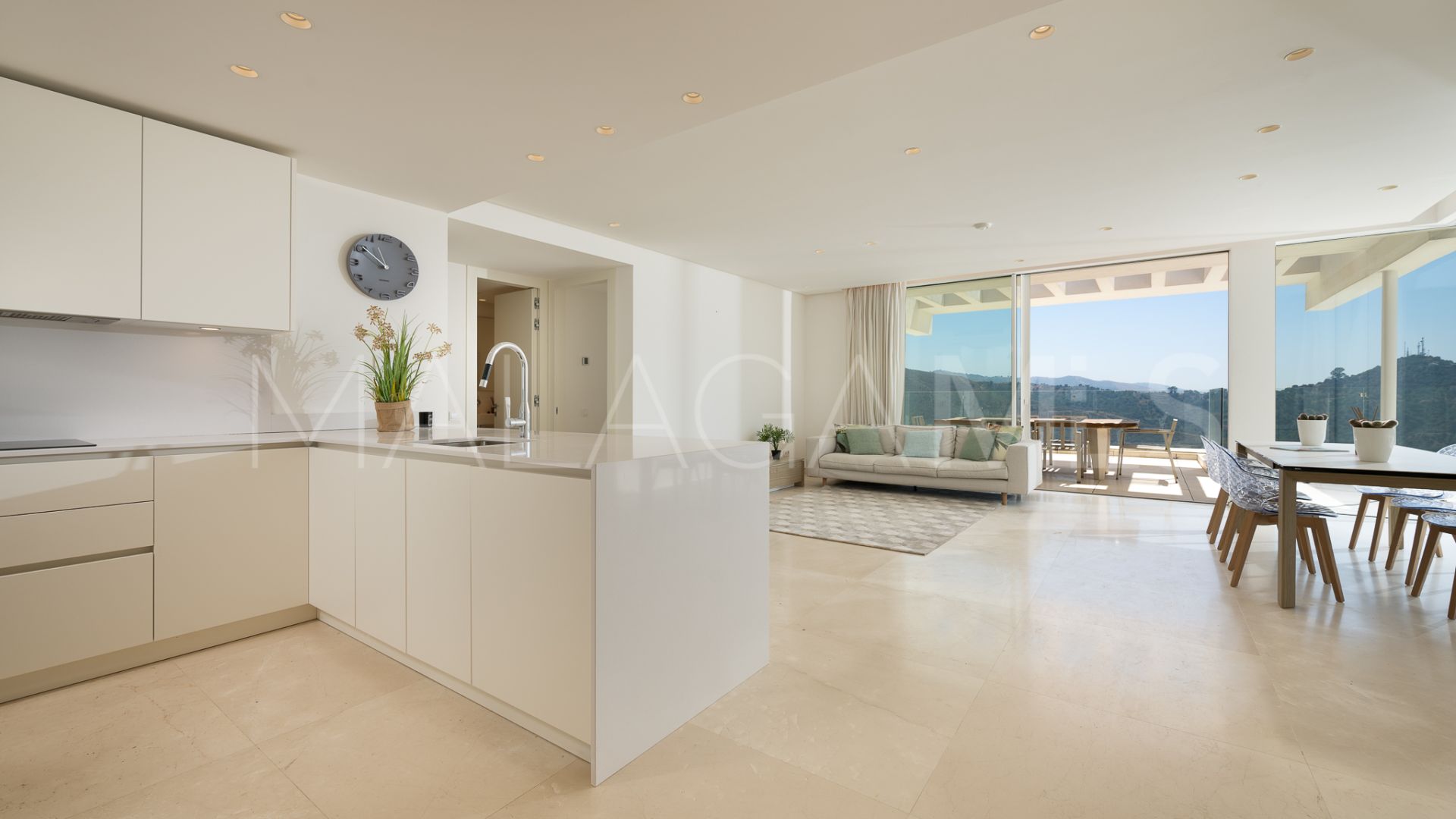 Zweistöckiges penthouse for sale in Marbella City