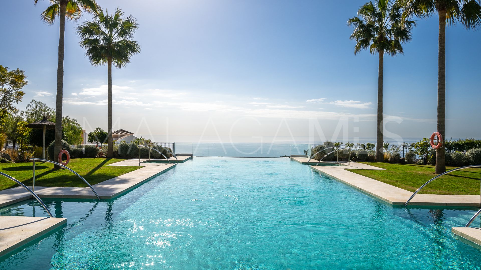 Duplex penthouse for sale in Benalmadena Pueblo
