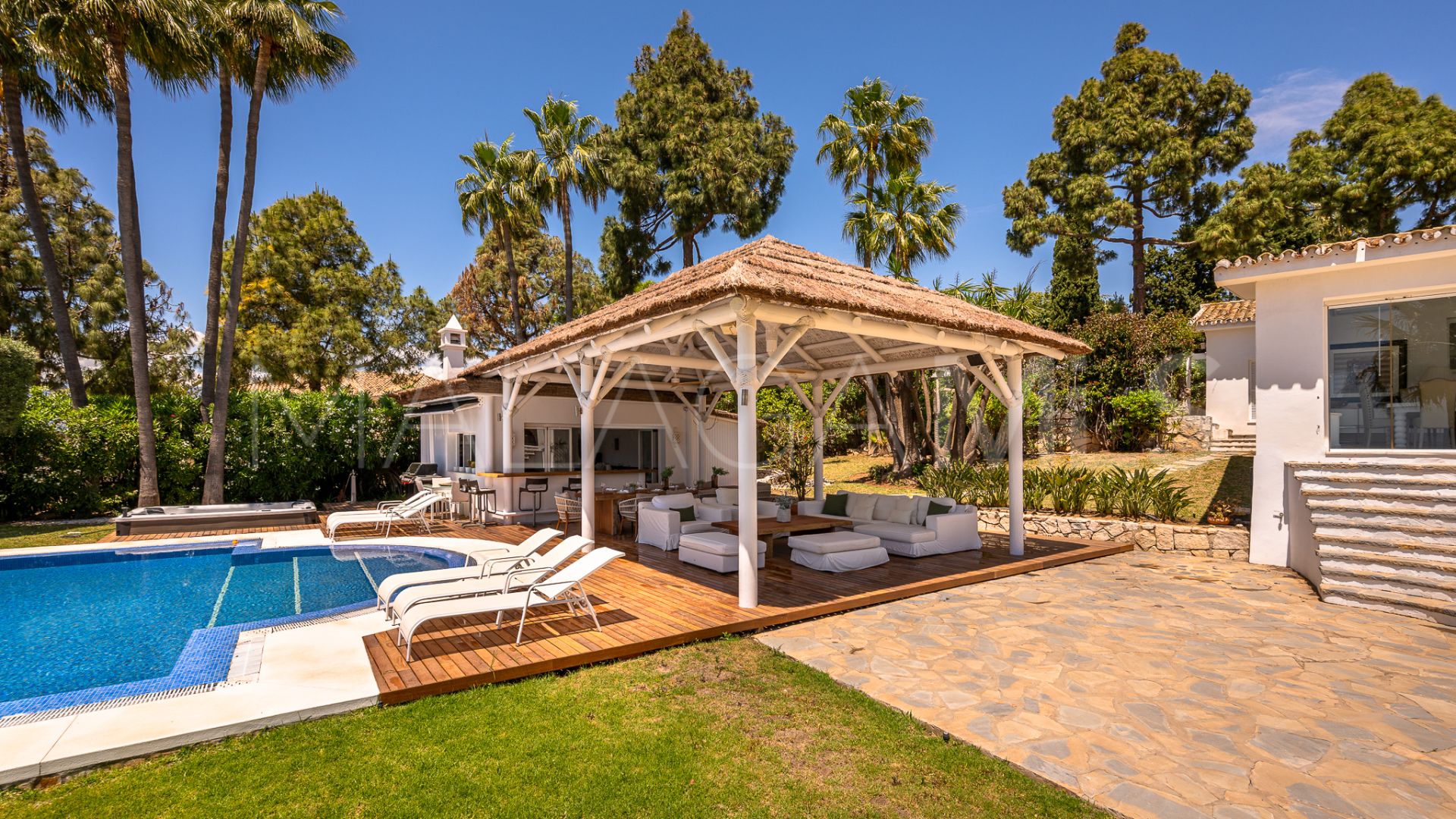 Buy villa in Hacienda las Chapas de 7 bedrooms