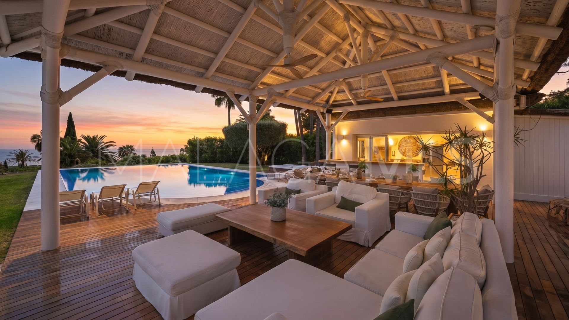 Buy villa in Hacienda las Chapas de 7 bedrooms