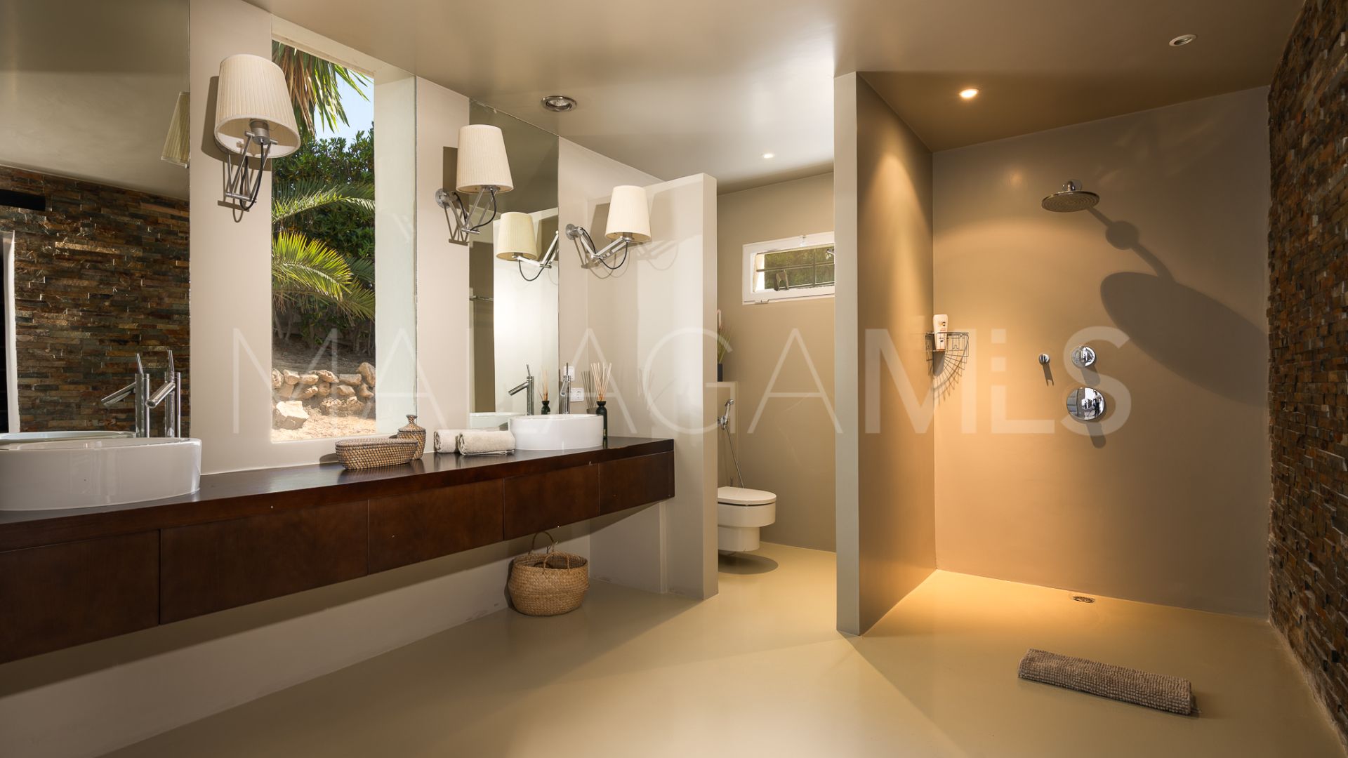 Buy villa in Hacienda las Chapas de 7 bedrooms