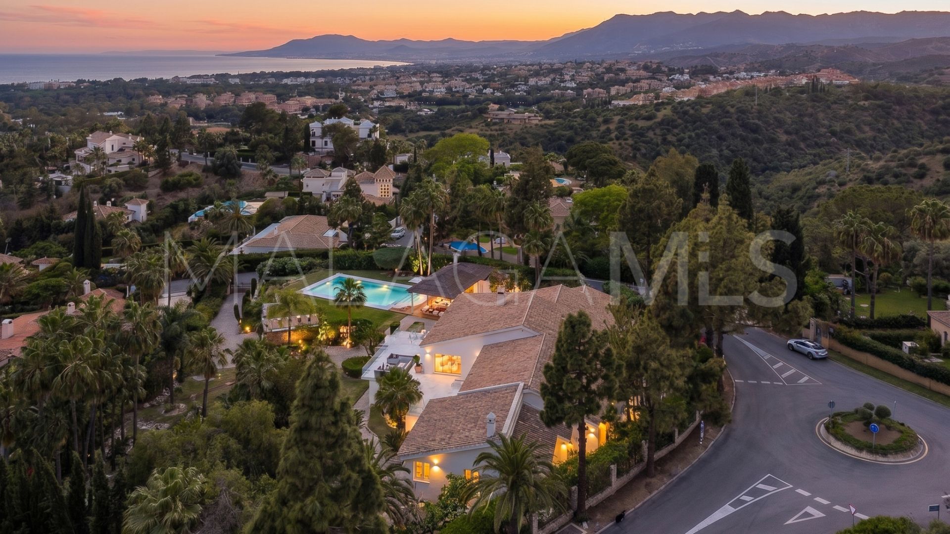 Buy villa in Hacienda las Chapas de 7 bedrooms