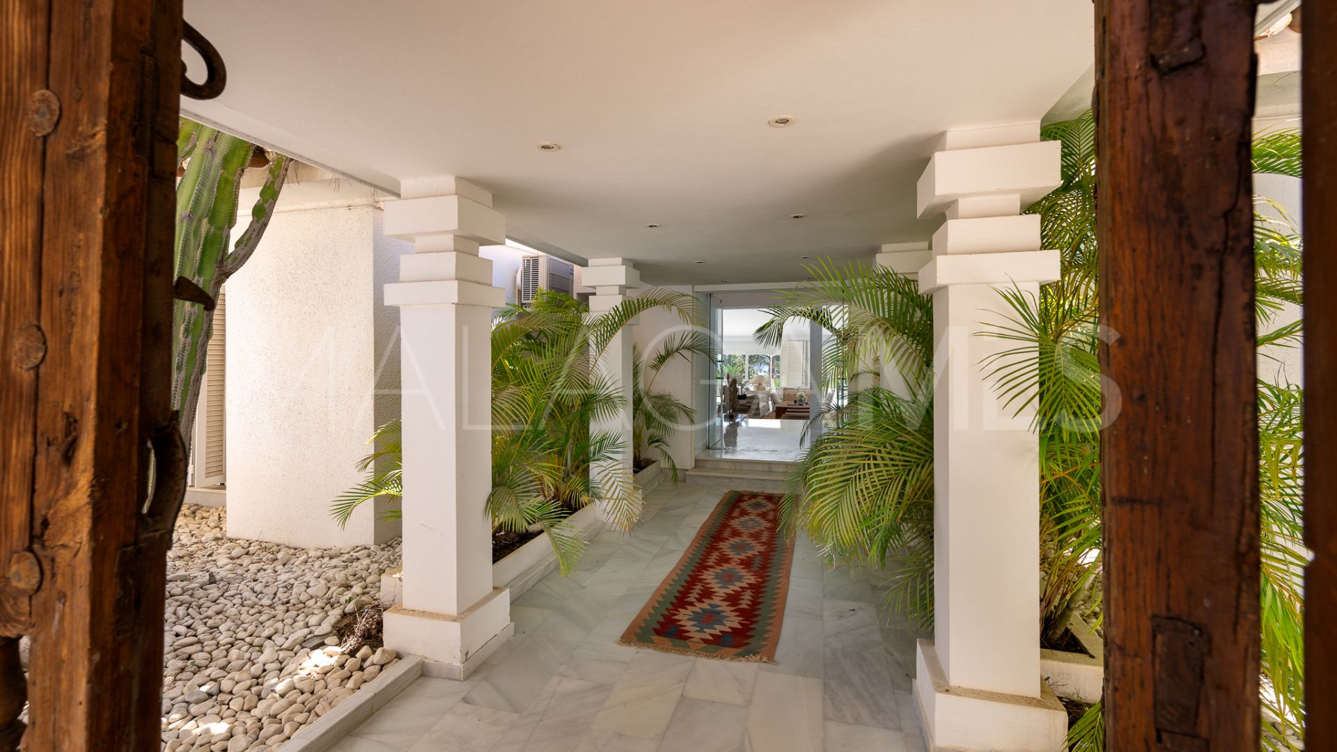 Buy villa in Hacienda las Chapas de 7 bedrooms