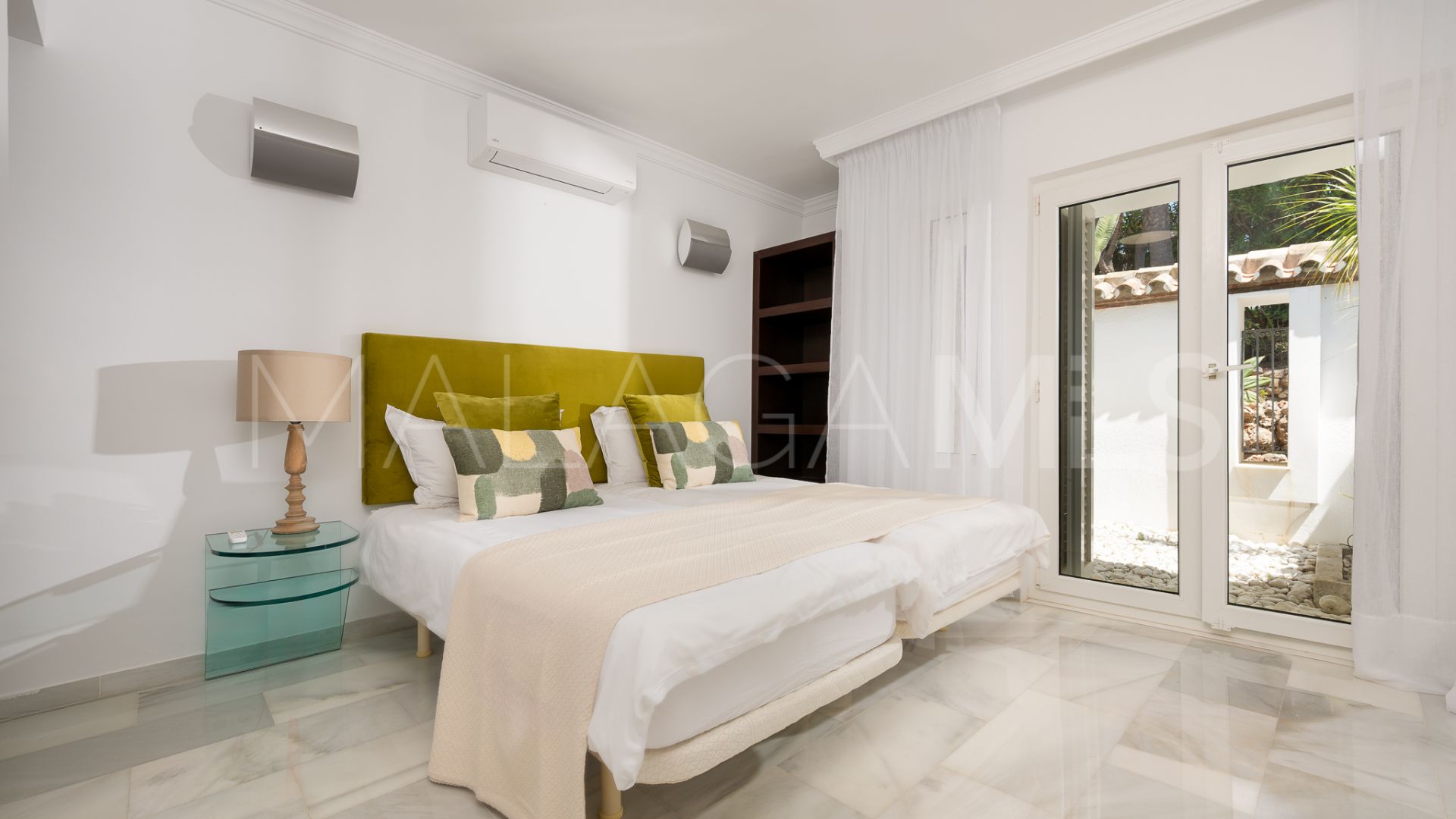 Buy villa in Hacienda las Chapas de 7 bedrooms
