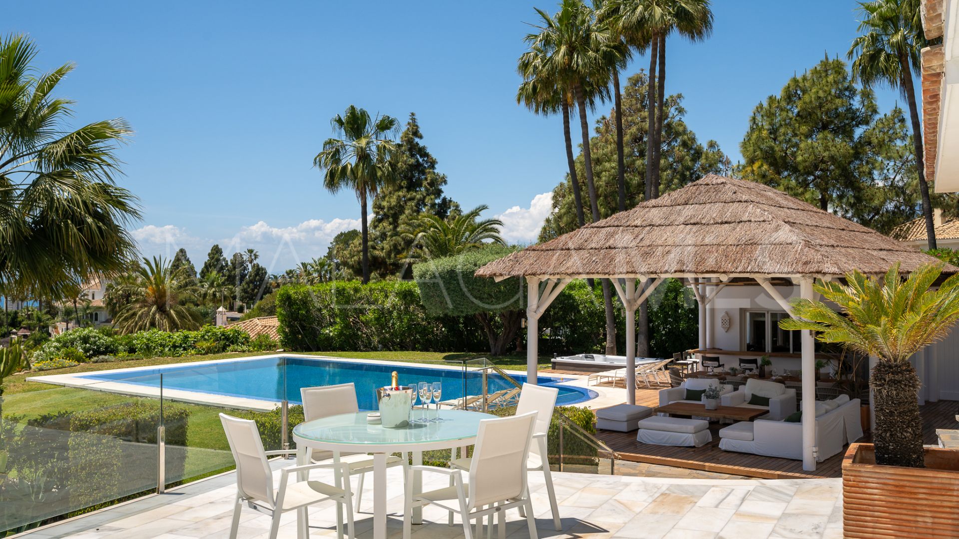 Buy villa in Hacienda las Chapas de 7 bedrooms