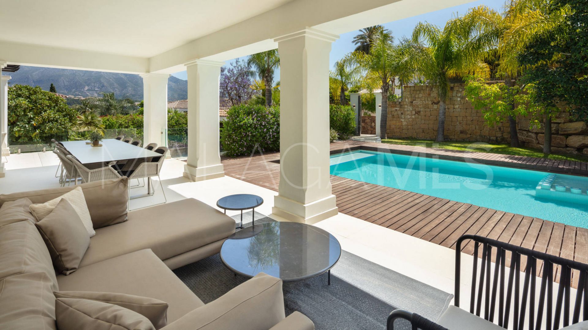Villa for sale in Nueva Andalucia