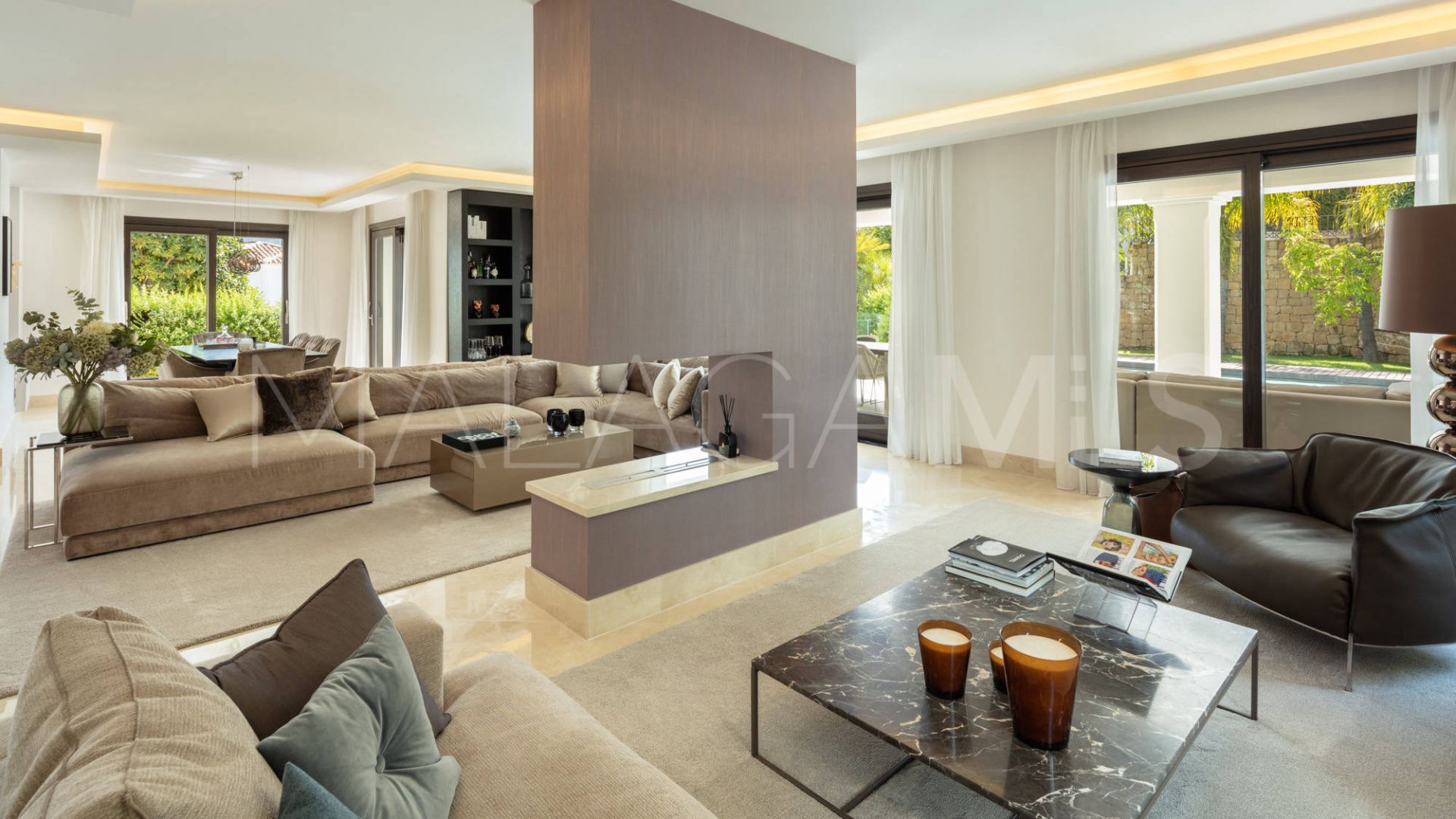 Villa for sale in Nueva Andalucia
