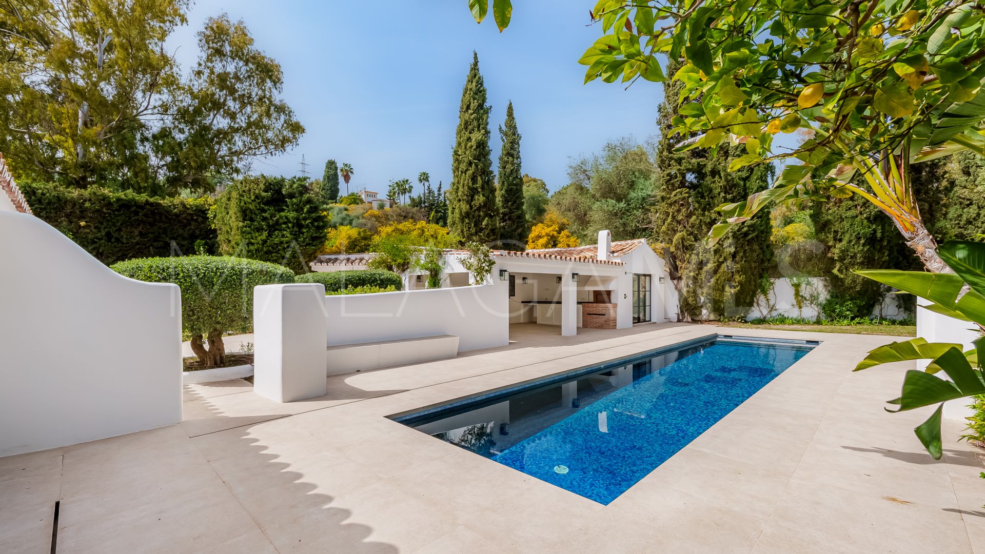 Villa for sale in Benahavis